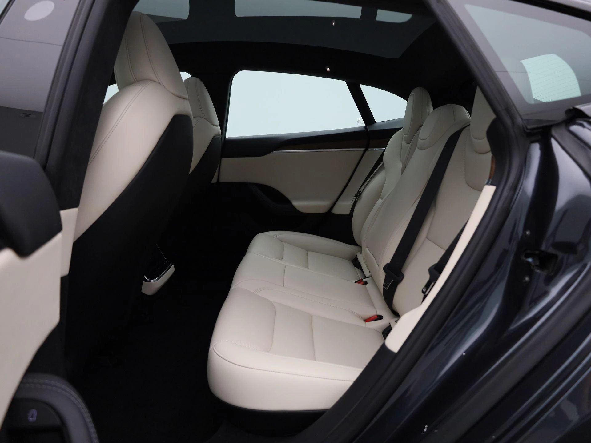 Tesla-Model S-image-9