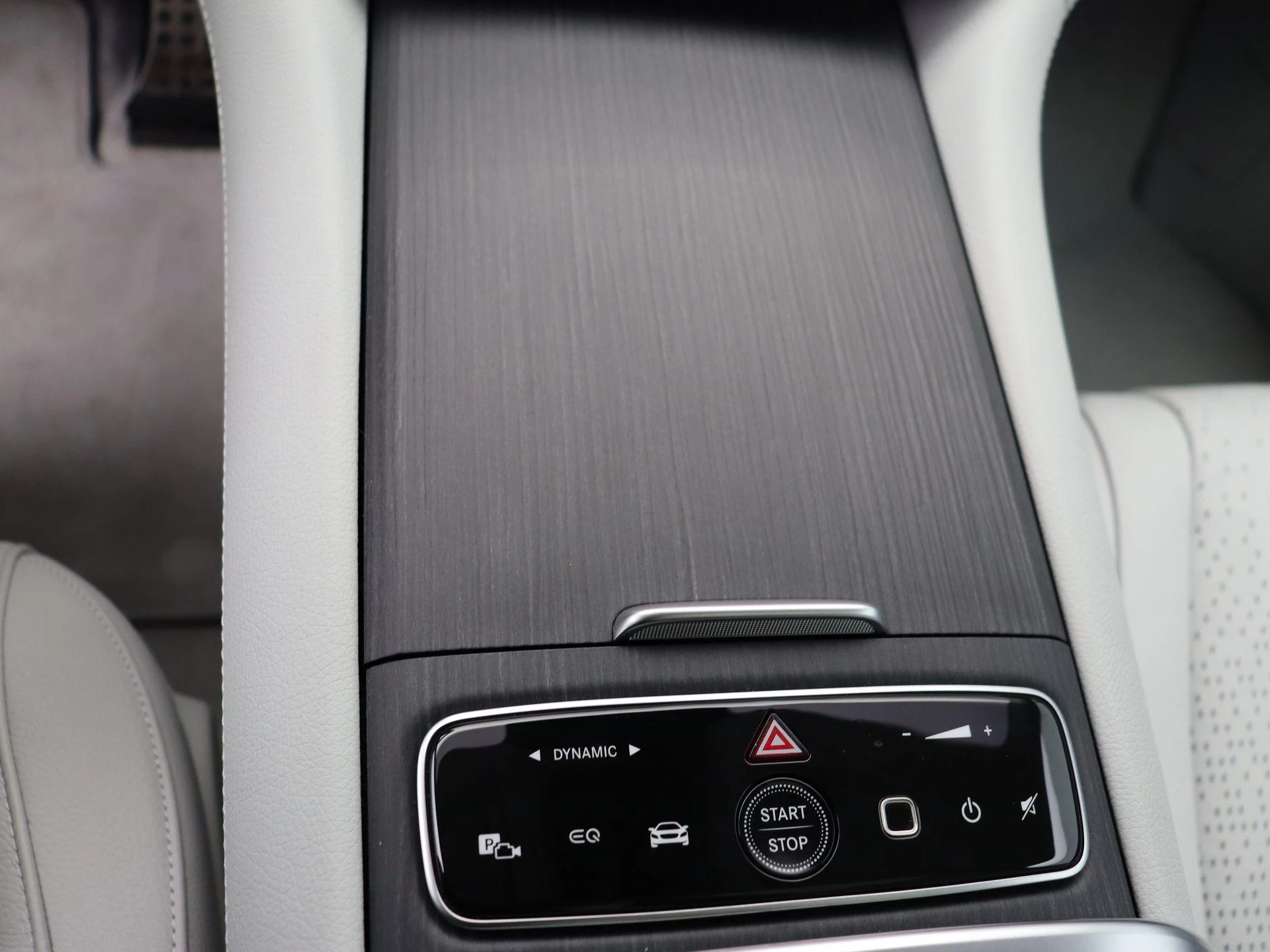 Mercedes-Benz EQS 350 STAR EDITION + AMG + LEDER + PANO DAK + DIGITAL LIGHT + HEAD UP