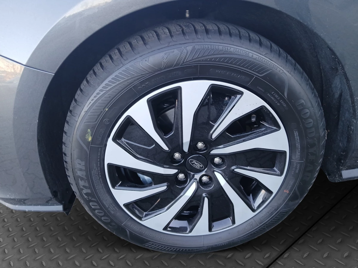 Ford Focus Titanium Edition Turnier AUT | LED | NAV | KAM | SHA | PDC | WI-PKT