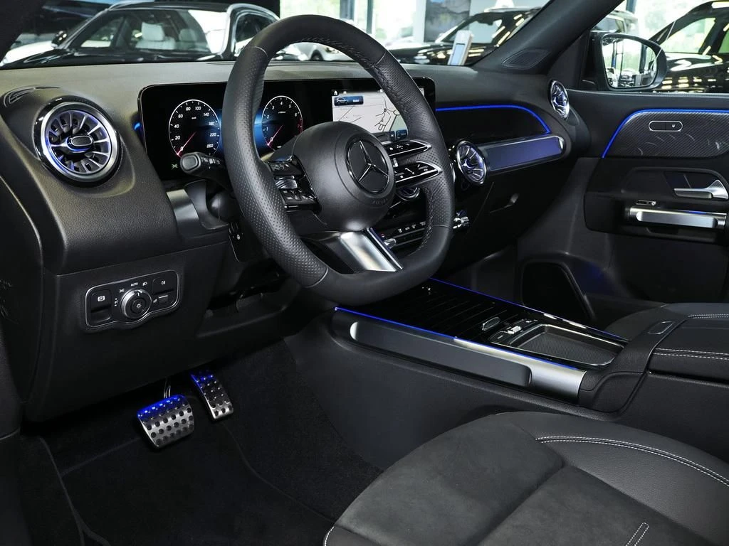 Mercedes-Benz-GLB 200-image-6