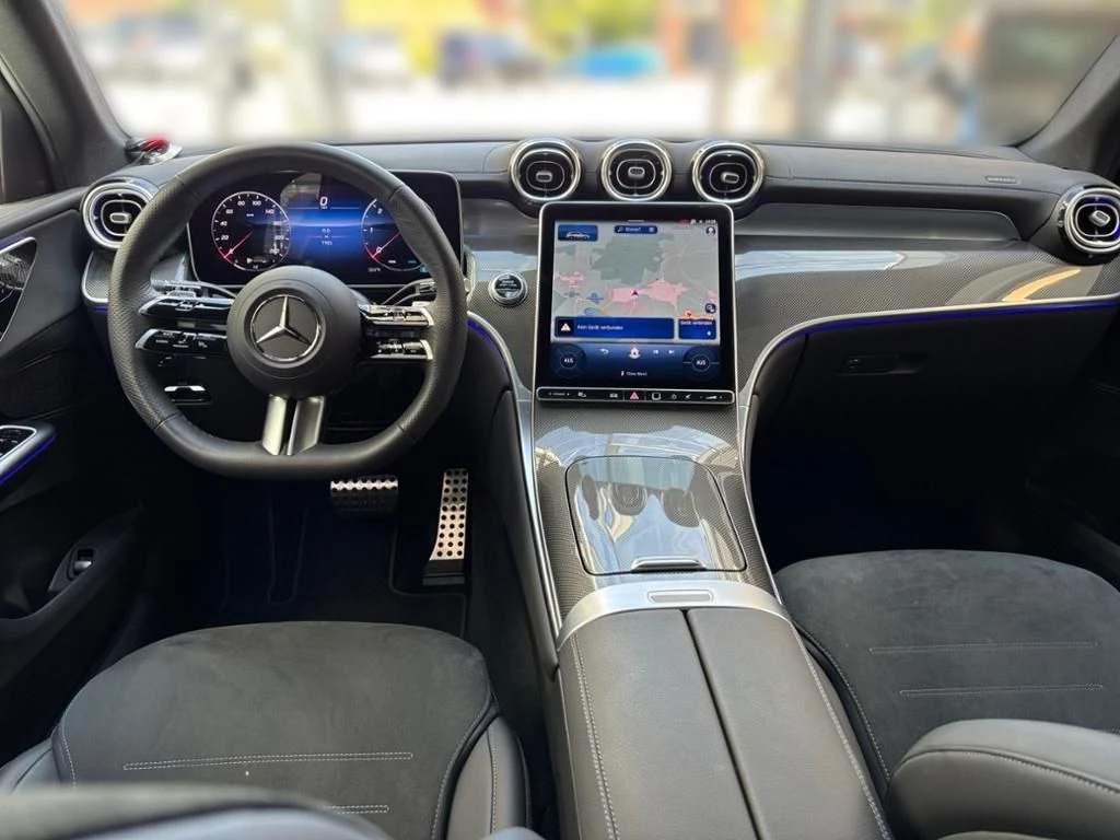 Mercedes-Benz-GLC 300 d-image-10