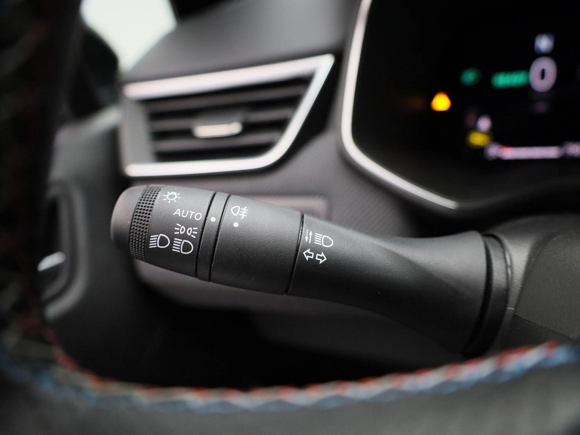 Renault-Clio-image-19