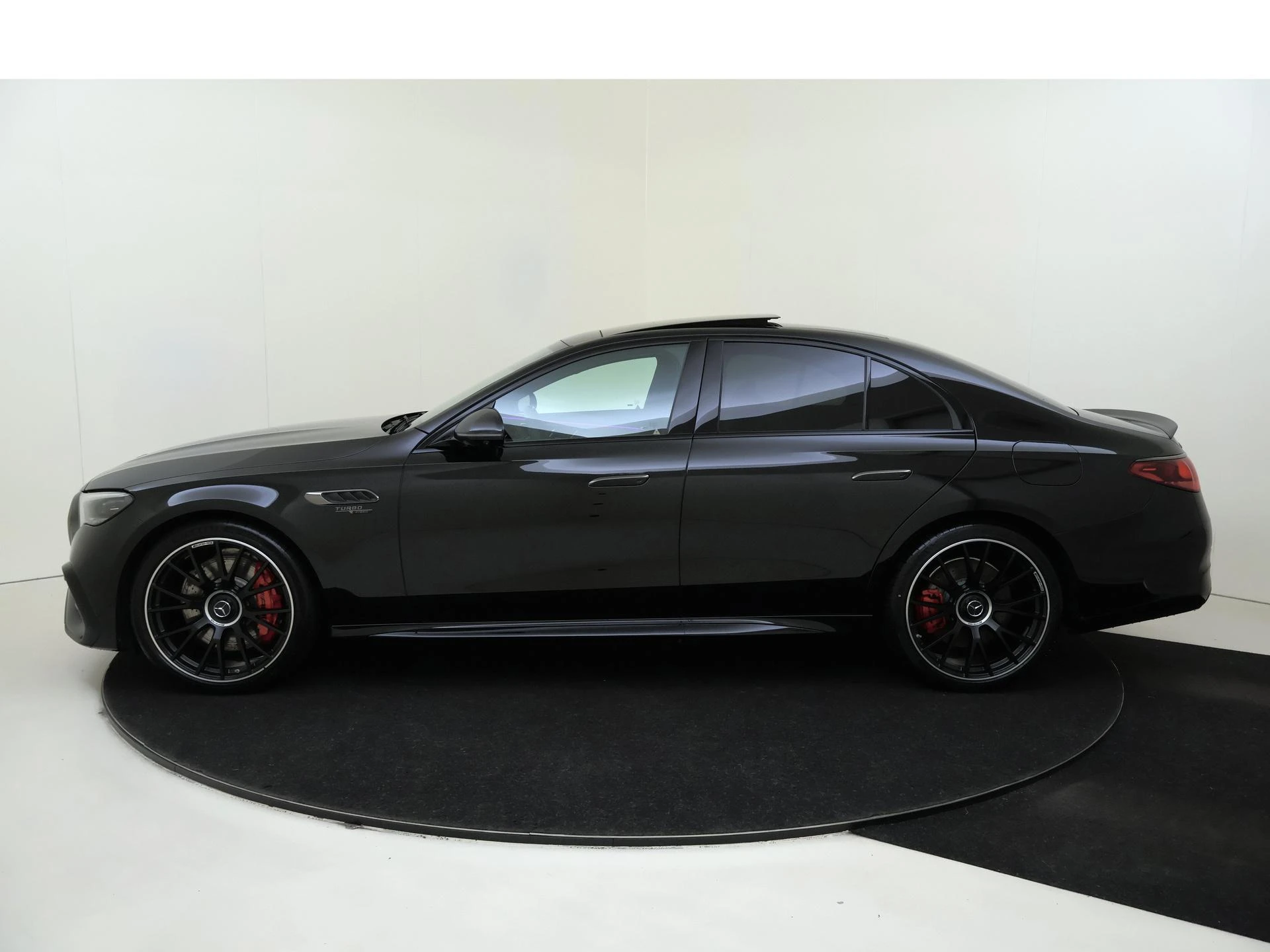 Mercedes-Benz-E-Klasse-image-7