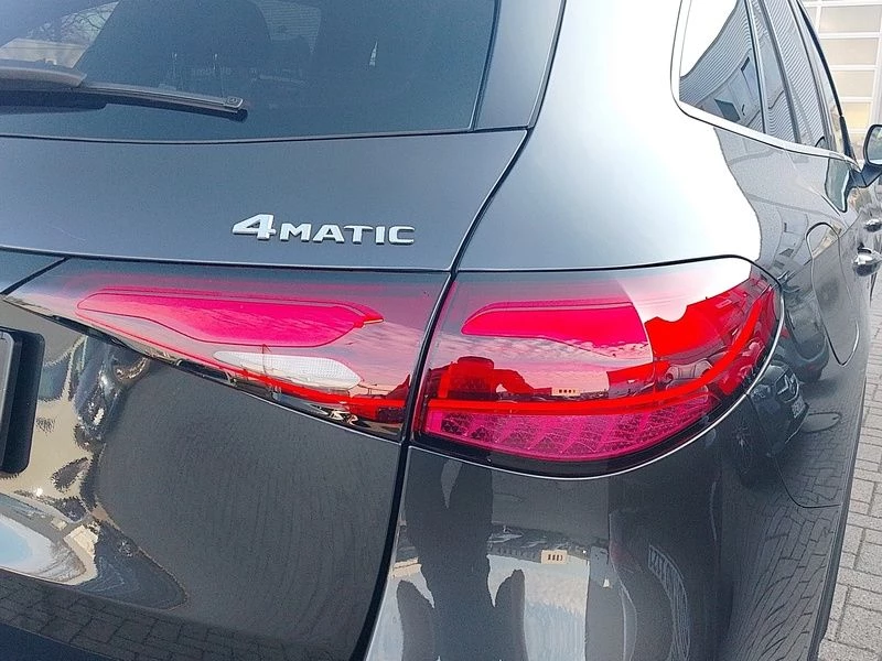 Mercedes-Benz GLC 300 d 4M AMG AHK SHZ KLIMA KEYLESS-GO AMG LineX254 GLC 300 d 4M AMG AHK SHZ KLIMA KEYLESS-GO AMG Line