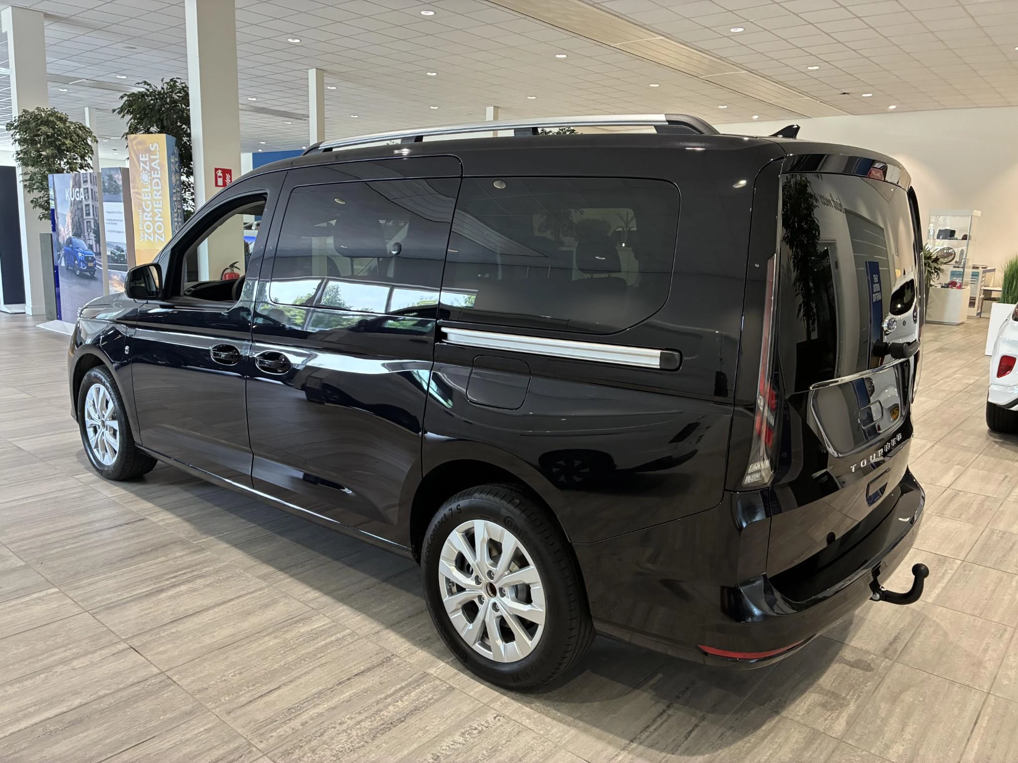 Ford Tourneo Connect 1.5 EcoBoost PHEV L2 Limited/Titanium