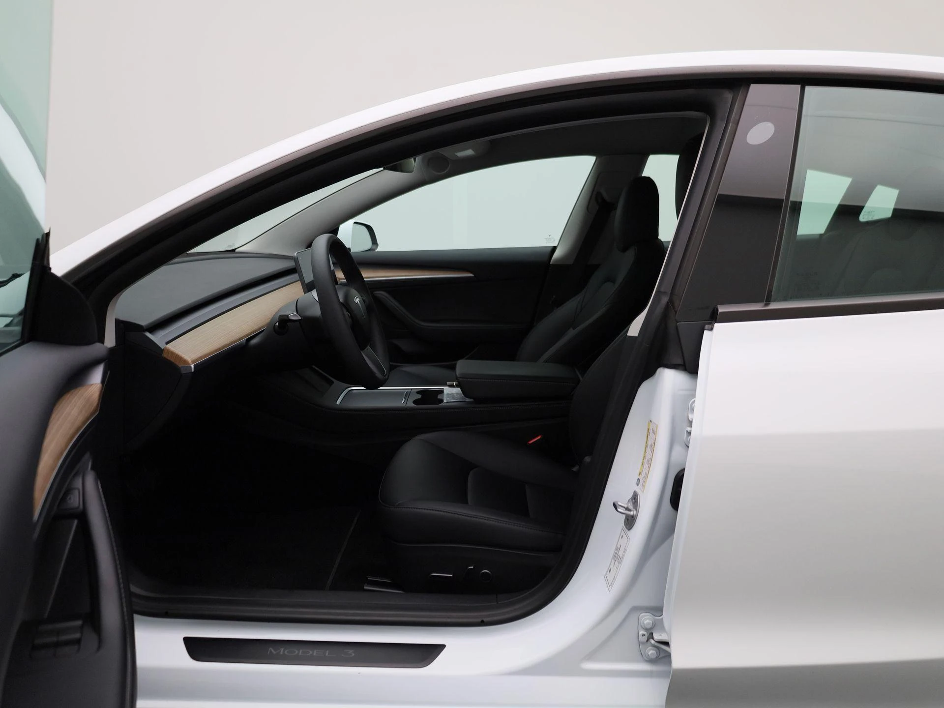 Tesla-Model 3-image-8