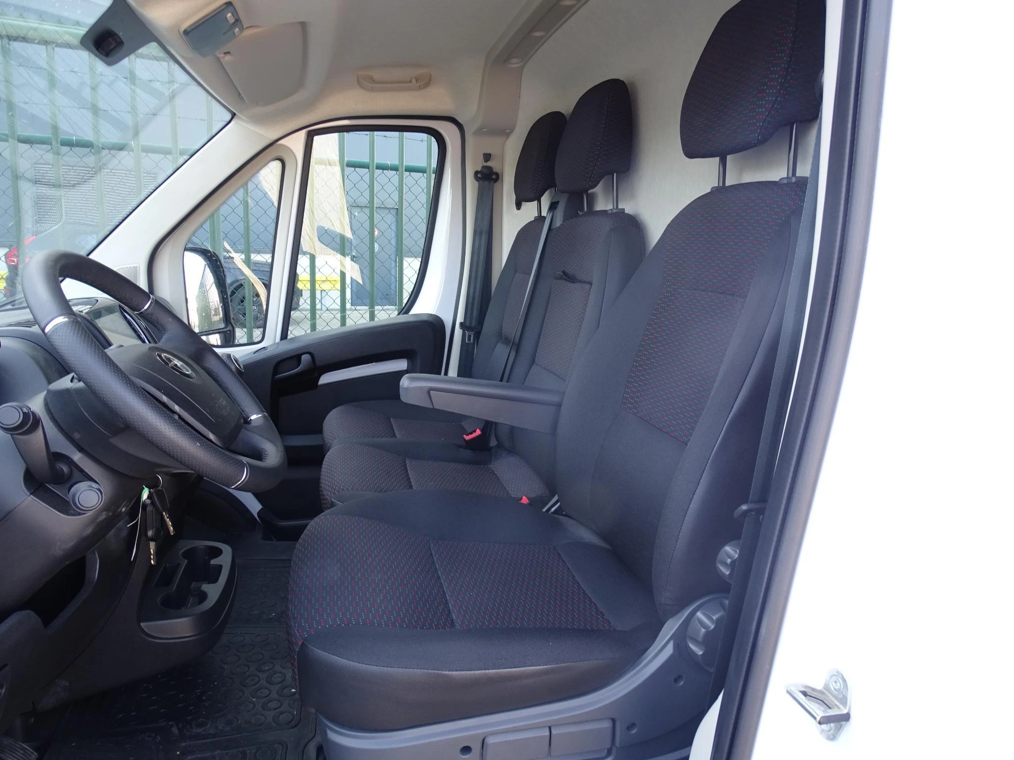 Opel-Movano-image-7