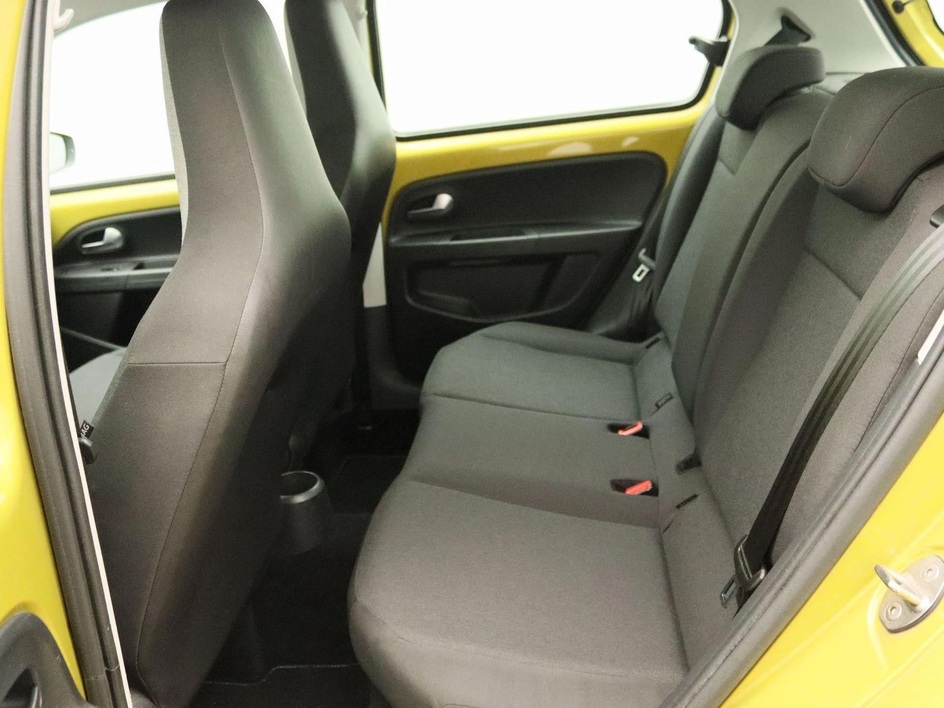 Volkswagen-up!-image-10
