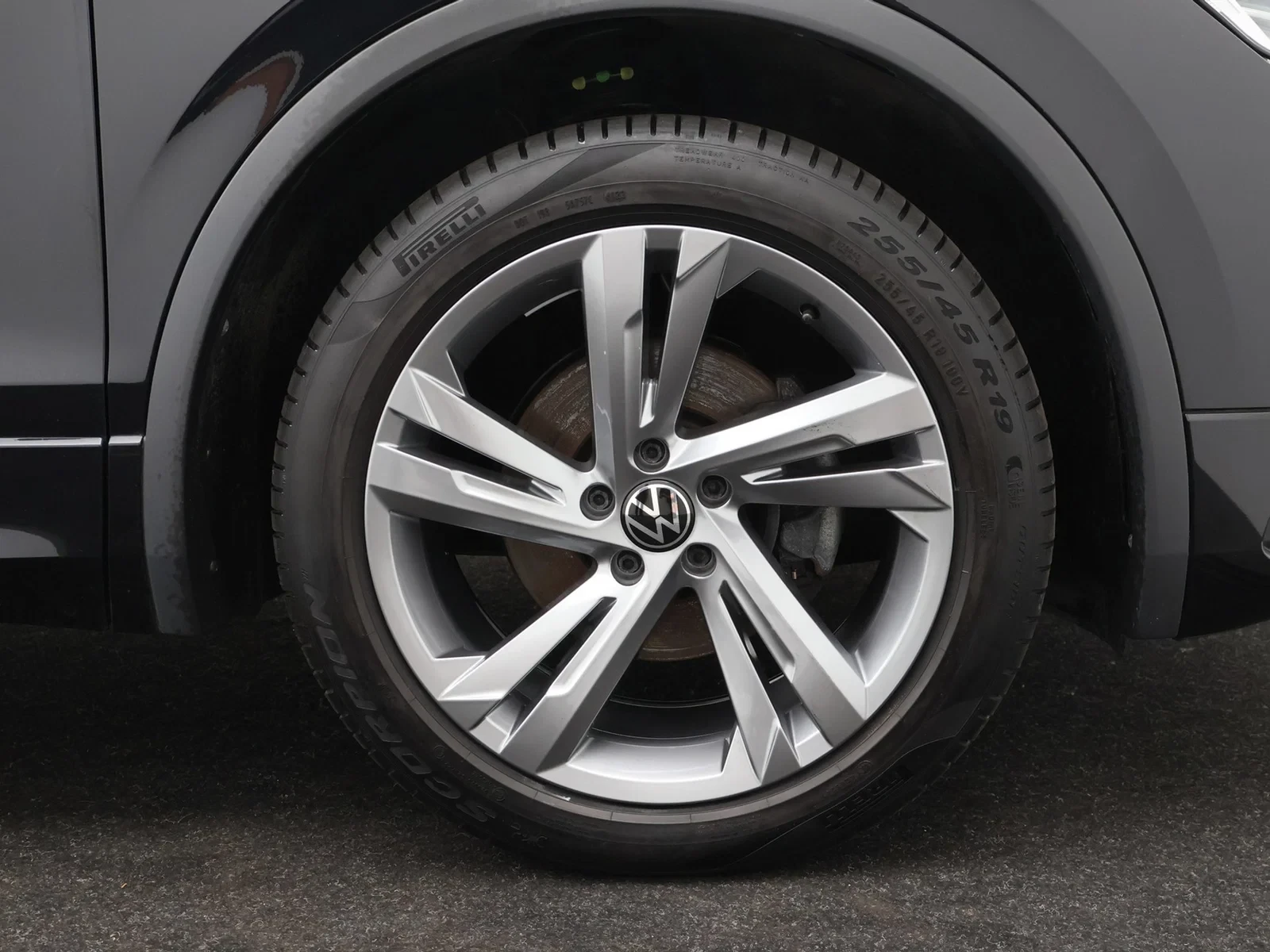 Volkswagen Tiguan Tiguan 1.5 TSI R-Line 150PK *AUTOMAAT*NAVI*BLTH*CRUISE*PDC*ZETELVERWARMING*SPORTSEATS*...