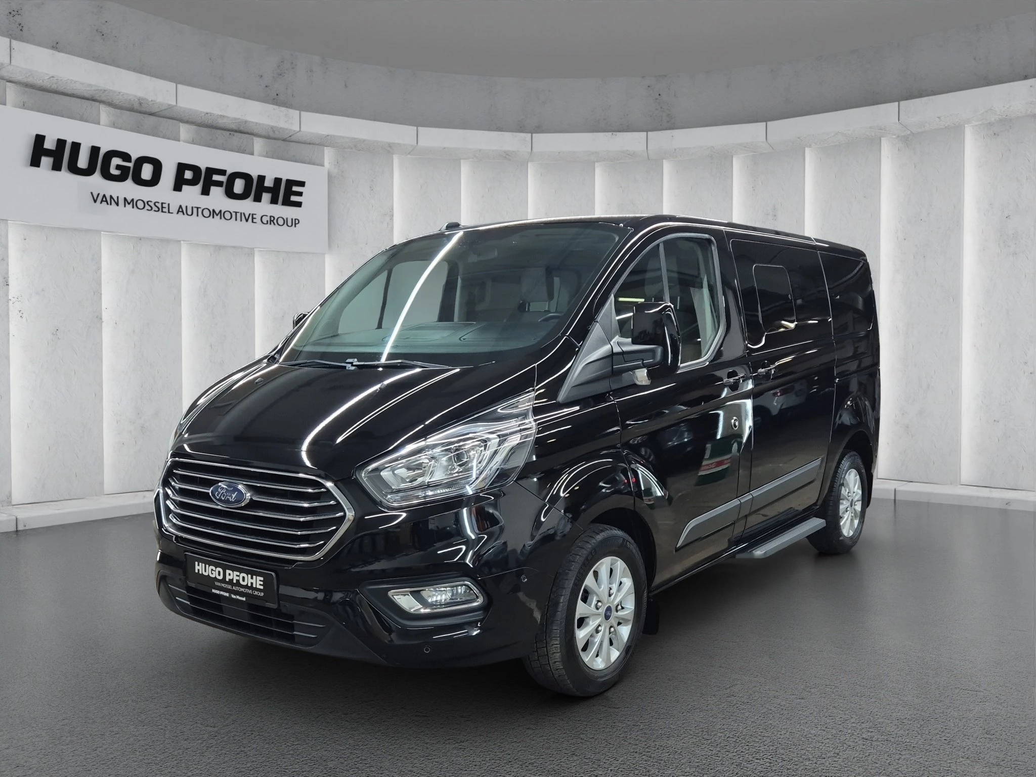 Ford-Tourneo Custom-image-0