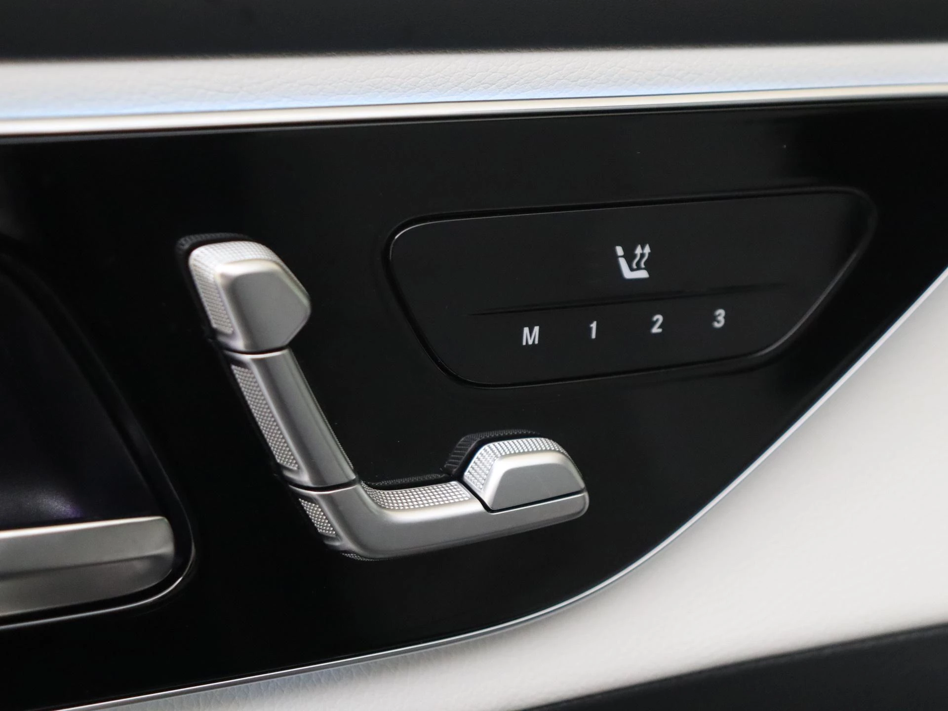 Mercedes-Benz-GLC-image-24