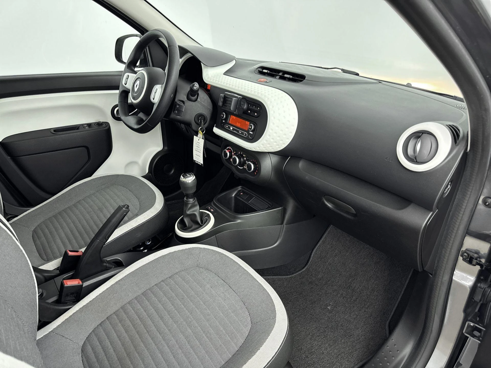 Renault-Twingo-image-7
