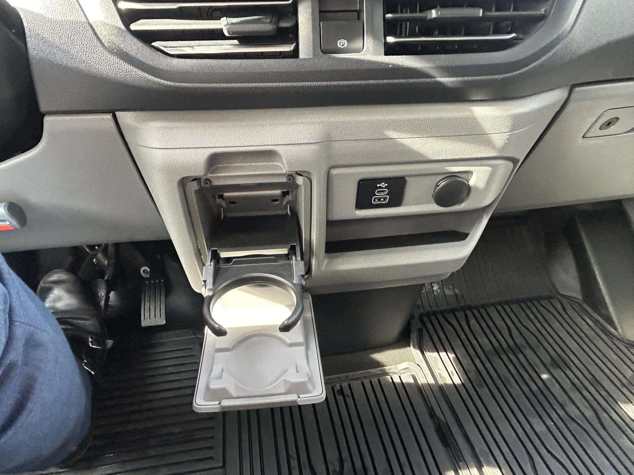 Ford-E-Transit-image-14