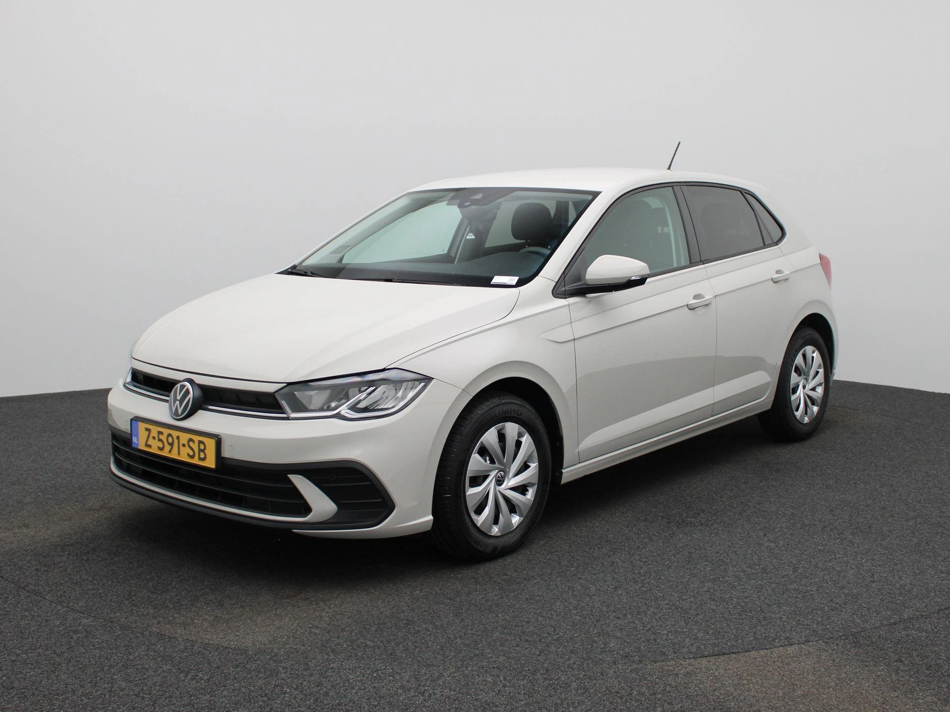 Volkswagen Polo - 1