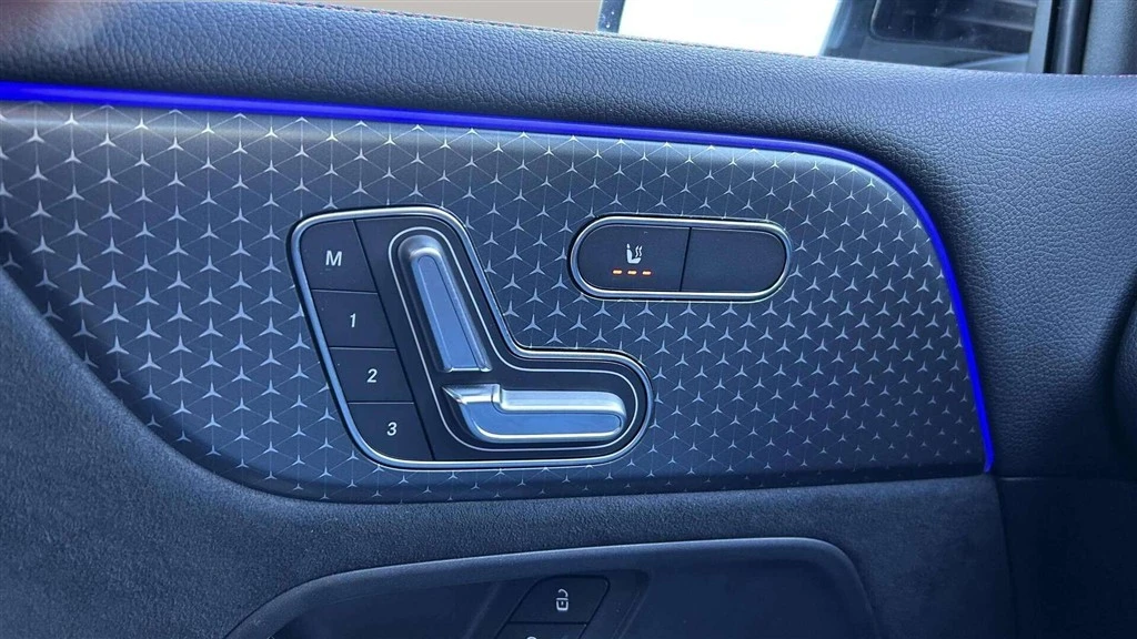 Mercedes-Benz-EQB-image-10