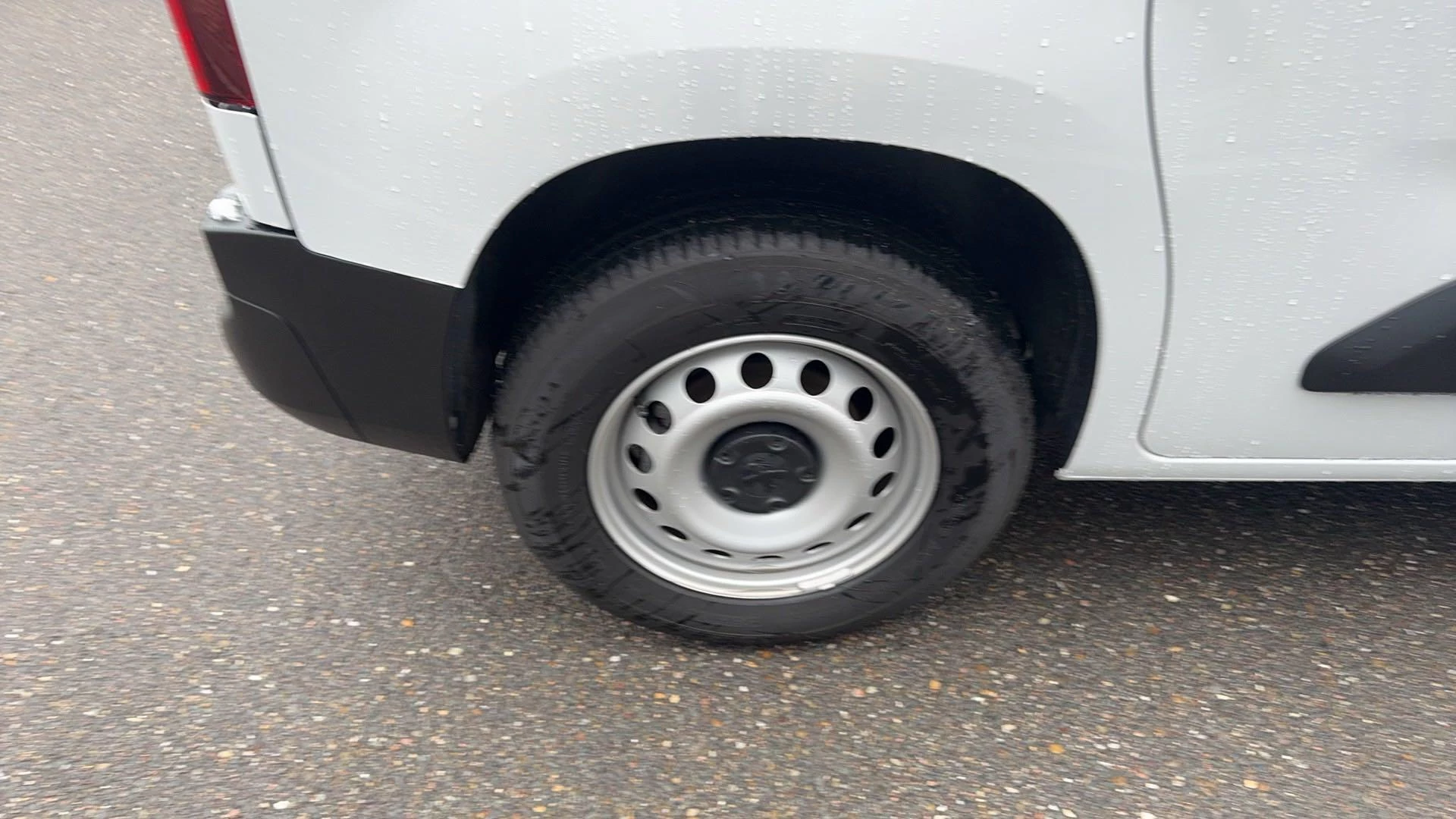 Peugeot-e-Partner-image-13