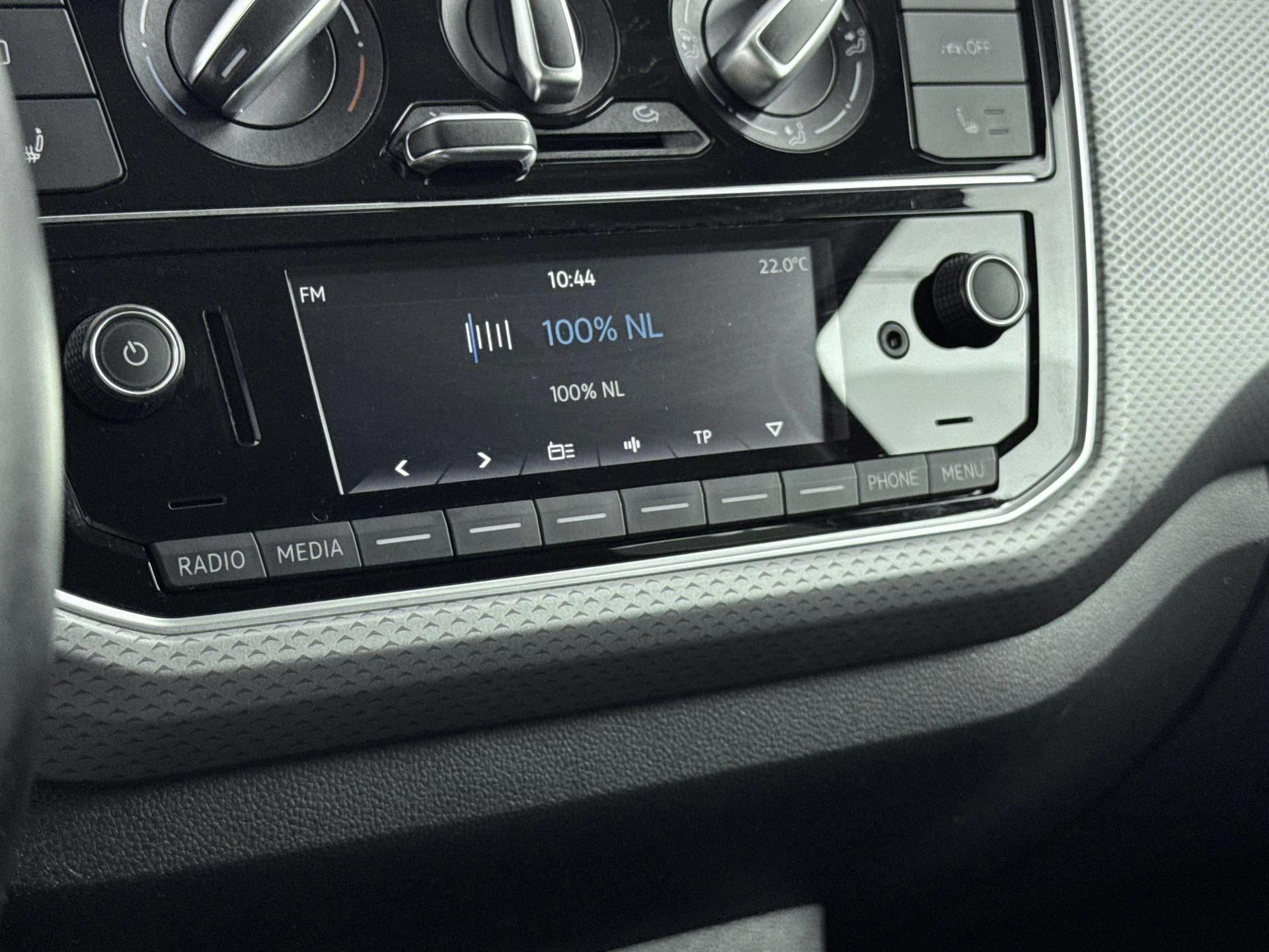 Volkswagen-up!-image-5