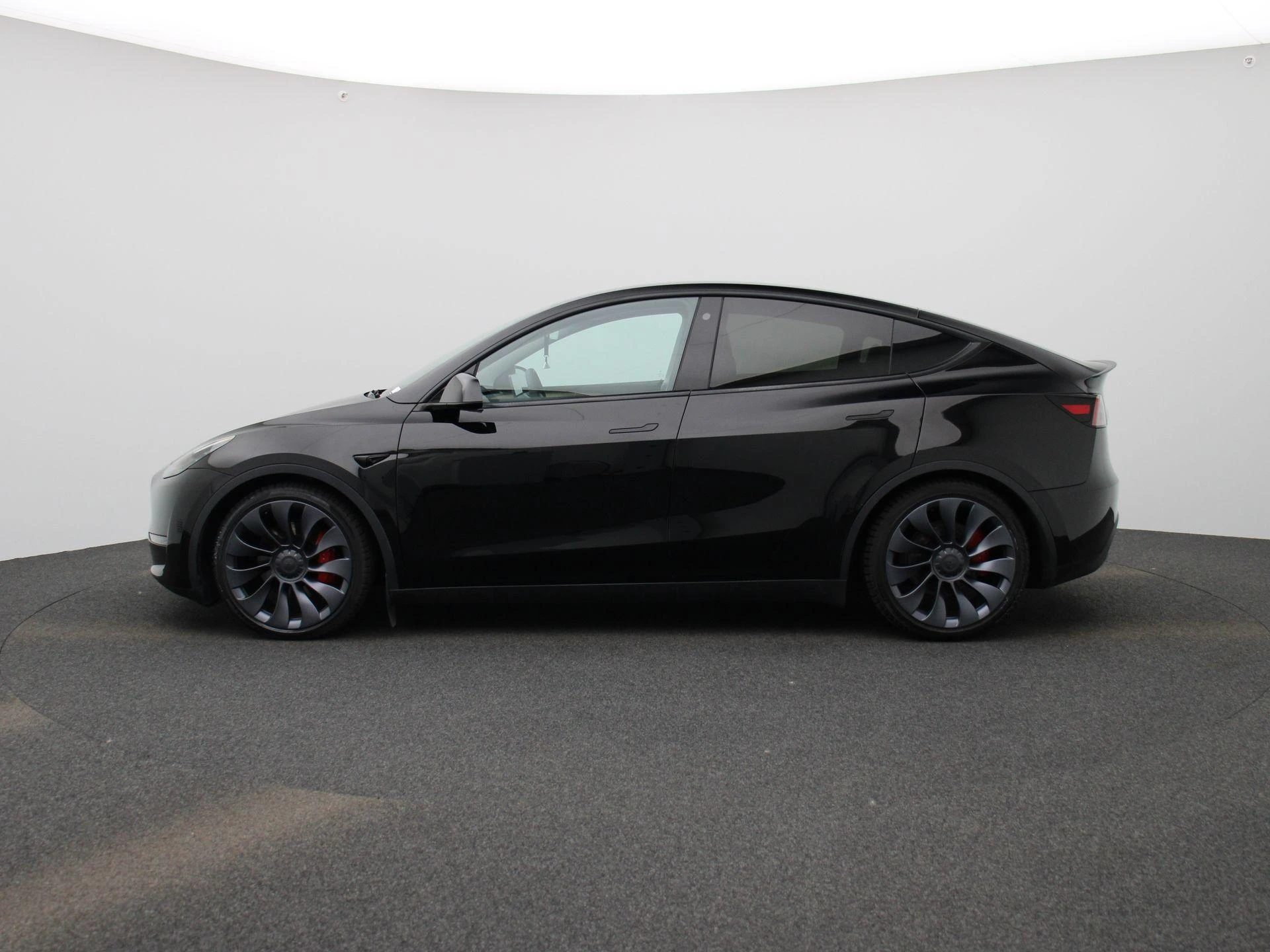 Tesla-Model Y-image-3