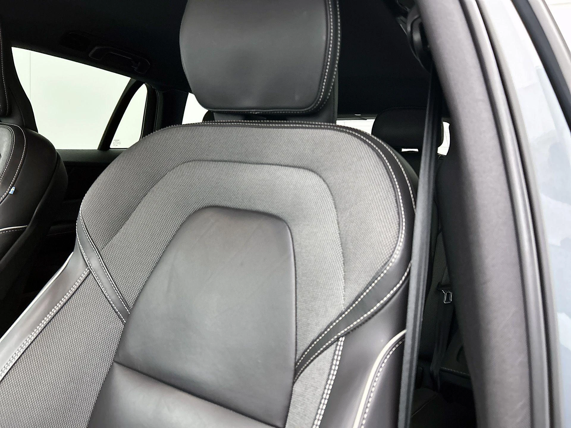 Volvo-V60-image-12