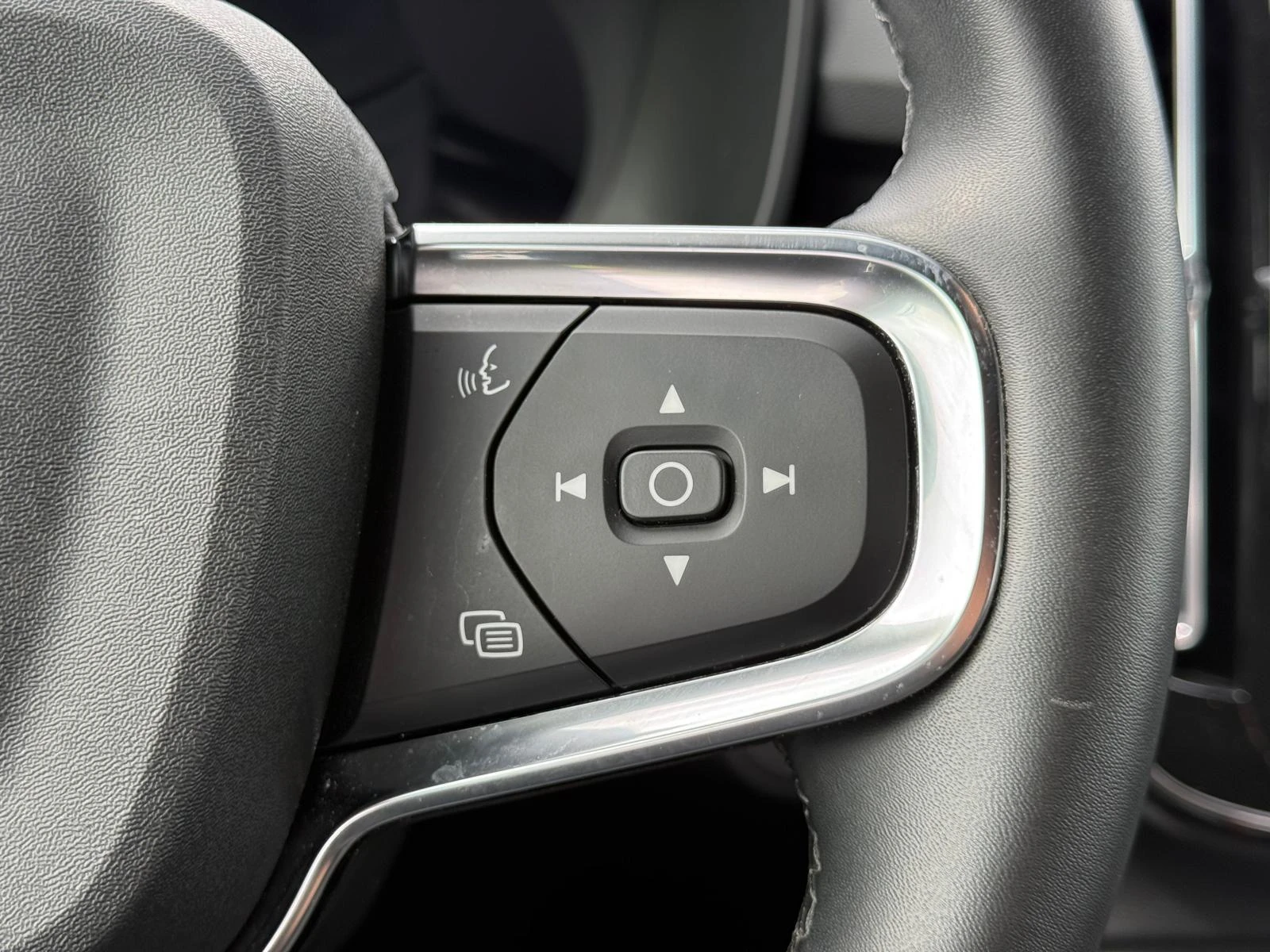 Volvo-XC40-image-8