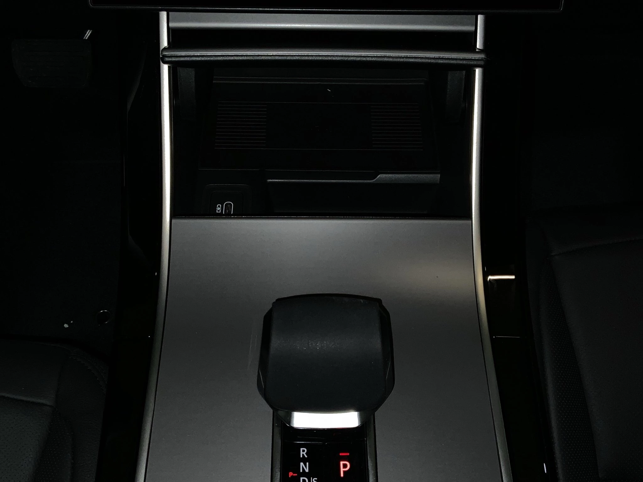Land Rover-Range Rover Evoque-image-21