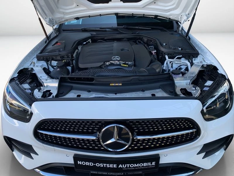 Mercedes-Benz E-Klasse 200 T AMG LINE SHZ PDC AHK TOTW LED KEYFREE AMG LineW214 E 200 T AMG LINE SHZ PDC AHK TOTW LED KEYFREE AMG Line