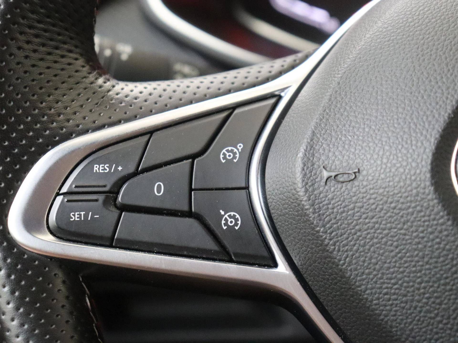 Renault-Clio-image-12