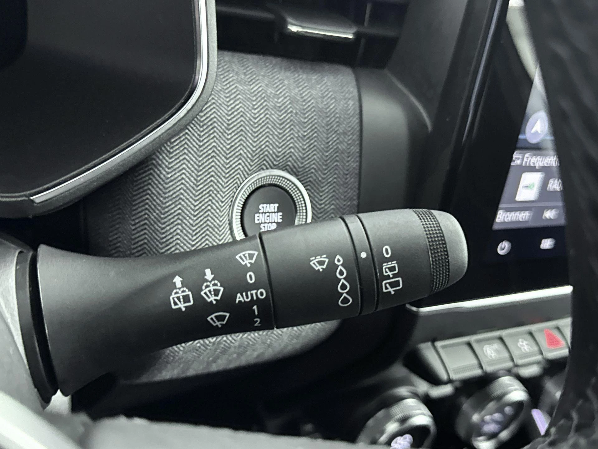 Renault-Clio-image-17