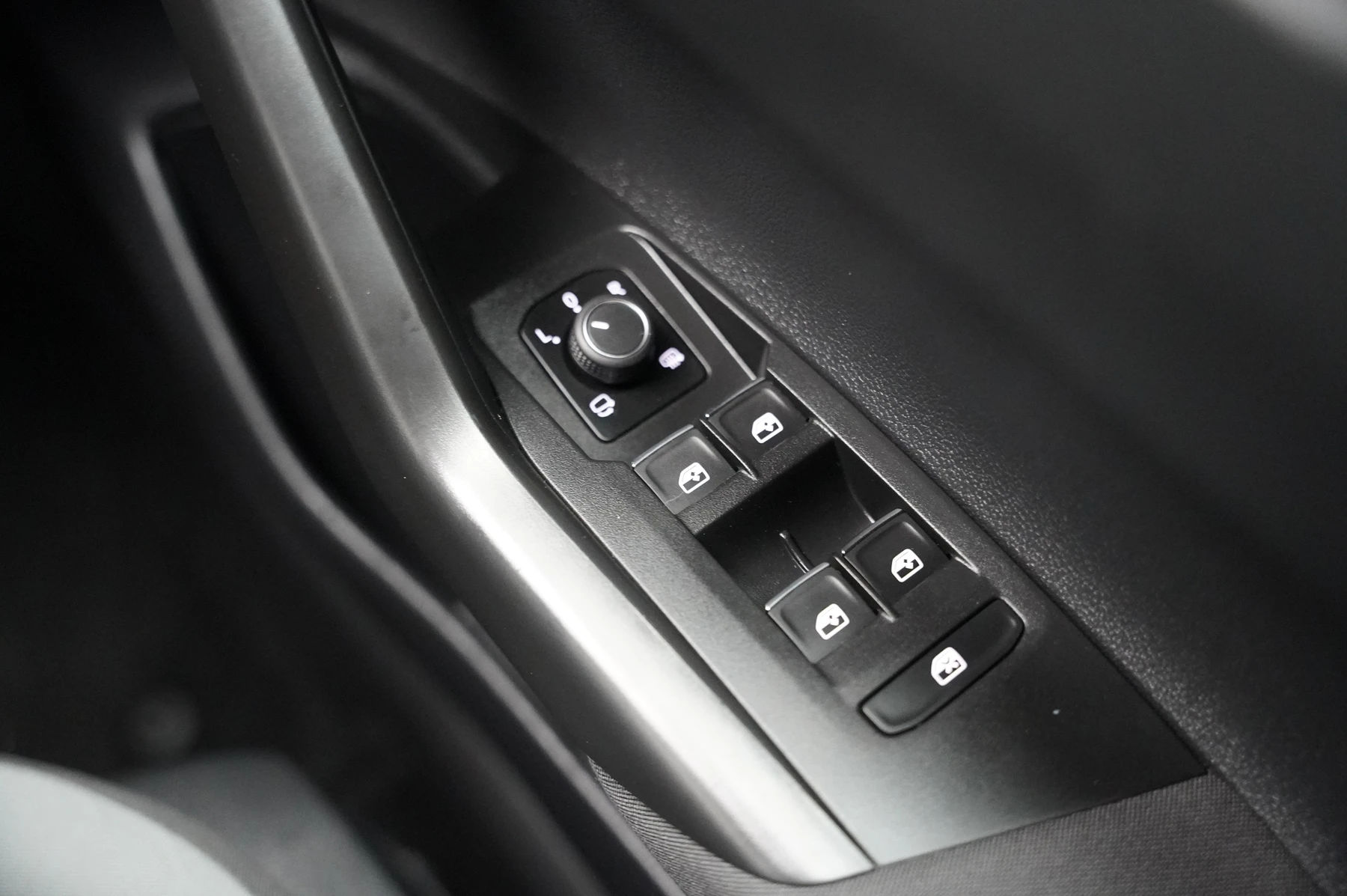 Volkswagen-Polo-image-23
