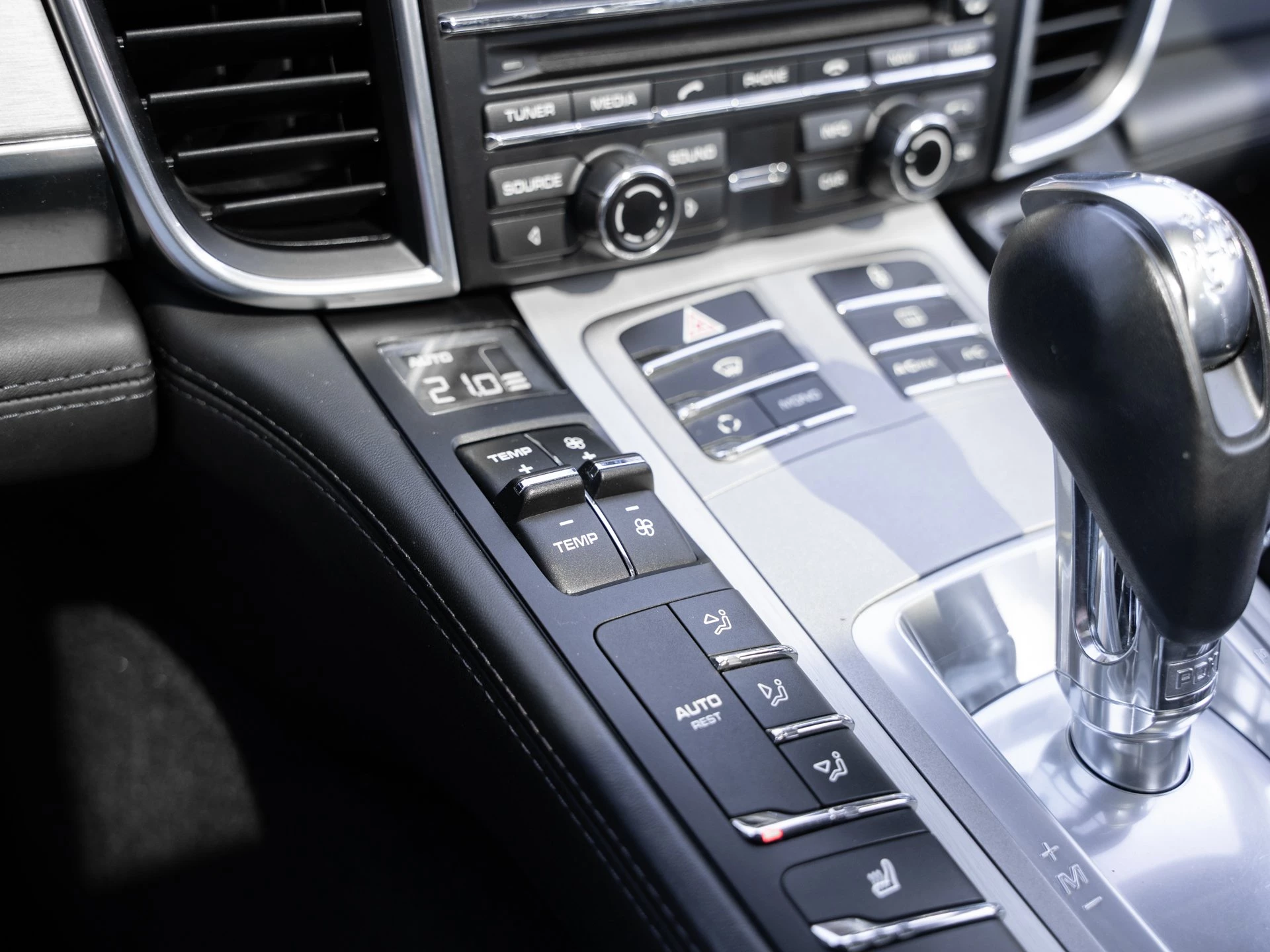 Porsche Panamera 3.6 XENON|SHD|AHK|RFK|LUFT|LEDER|SHZG