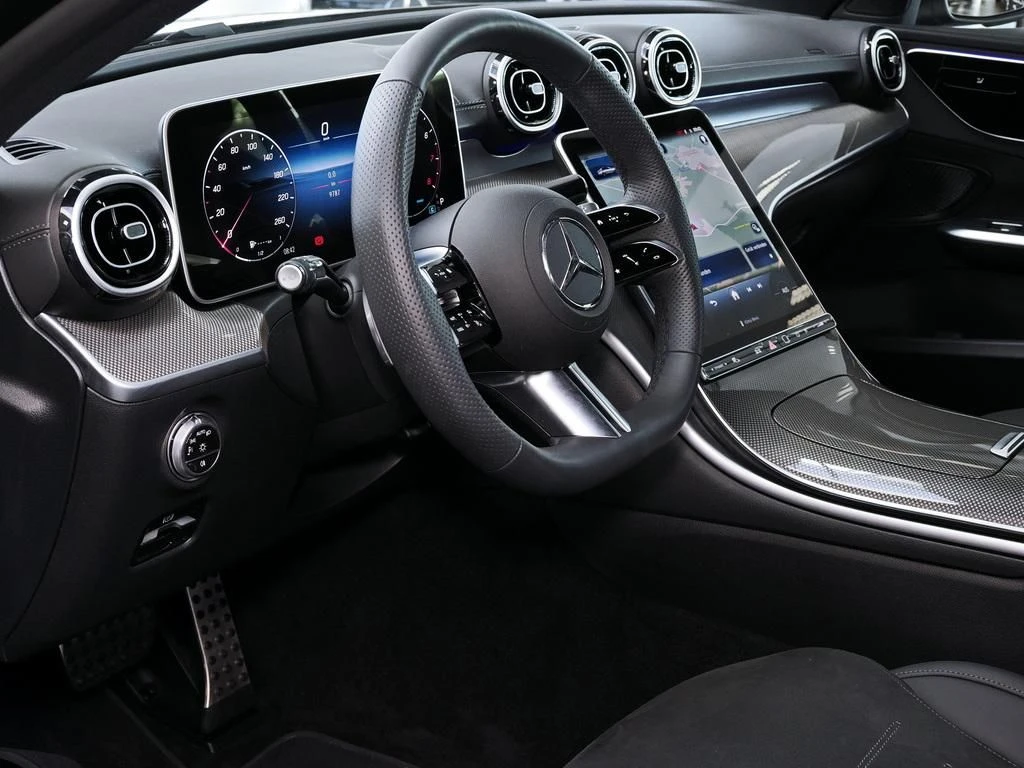 Mercedes-Benz-C-Klasse 300-image-9