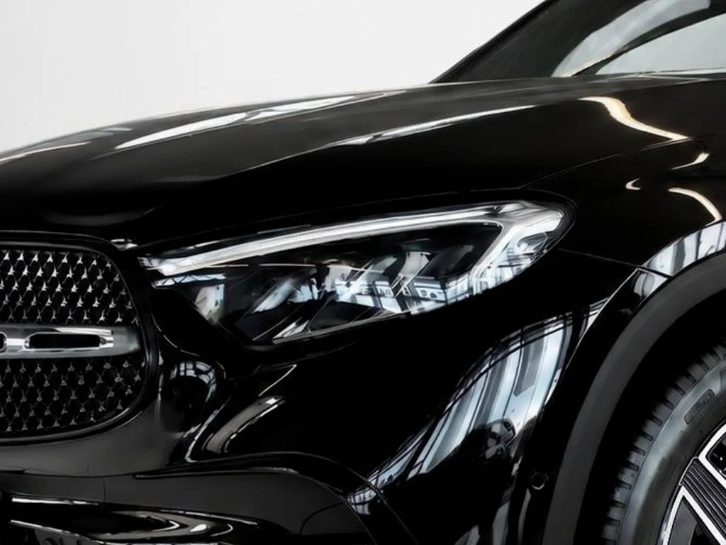 Mercedes-Benz-GLC 300 d-image-4