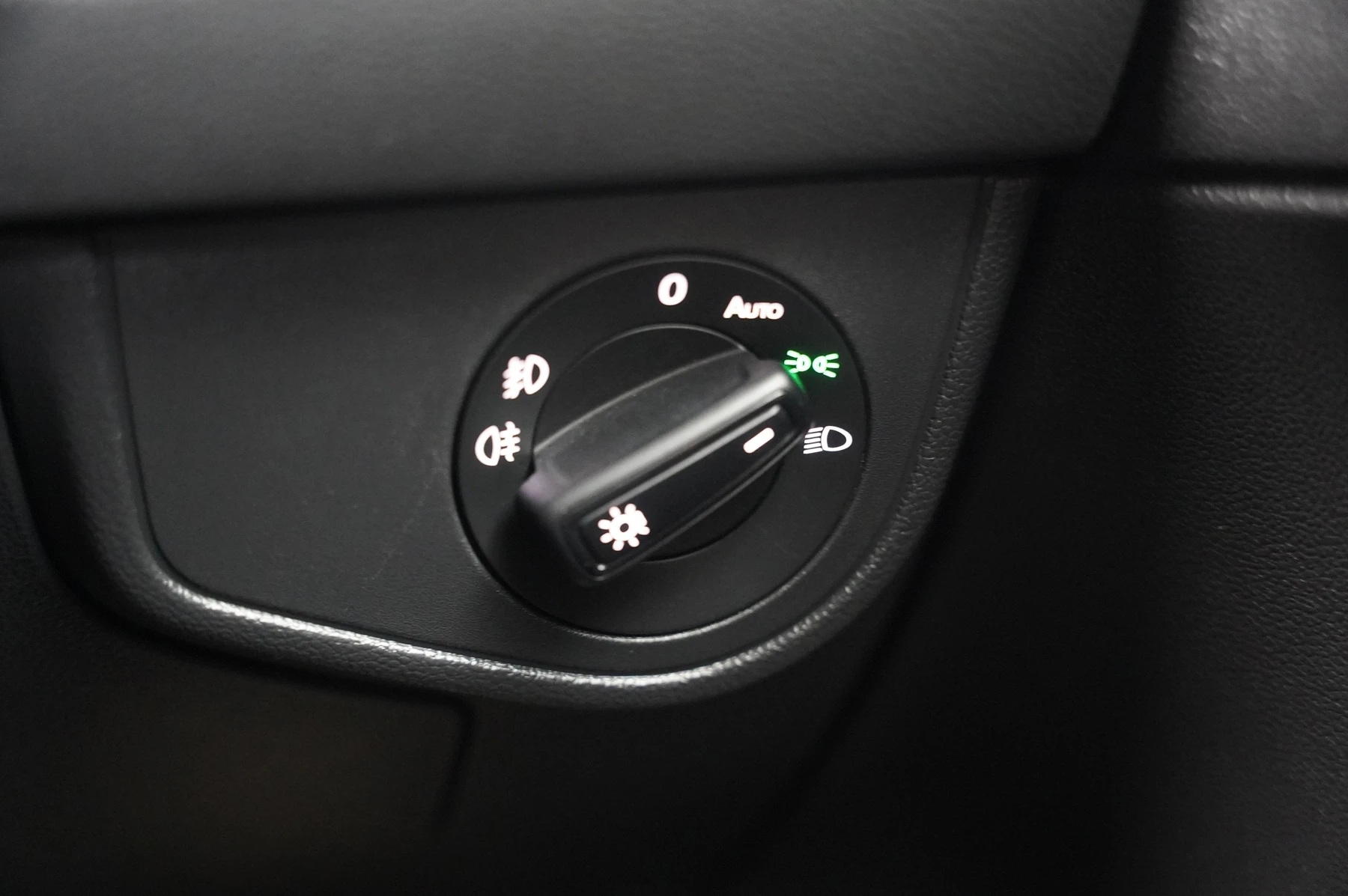 Volkswagen-Polo-image-22