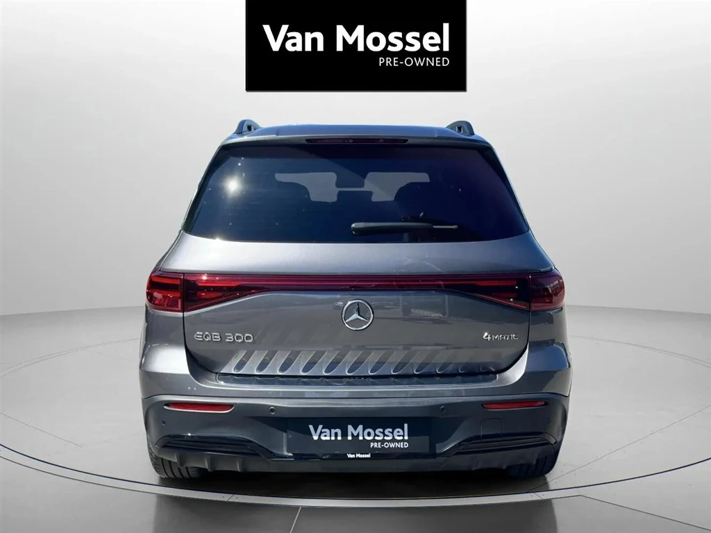 Mercedes-Benz-EQB-image-5