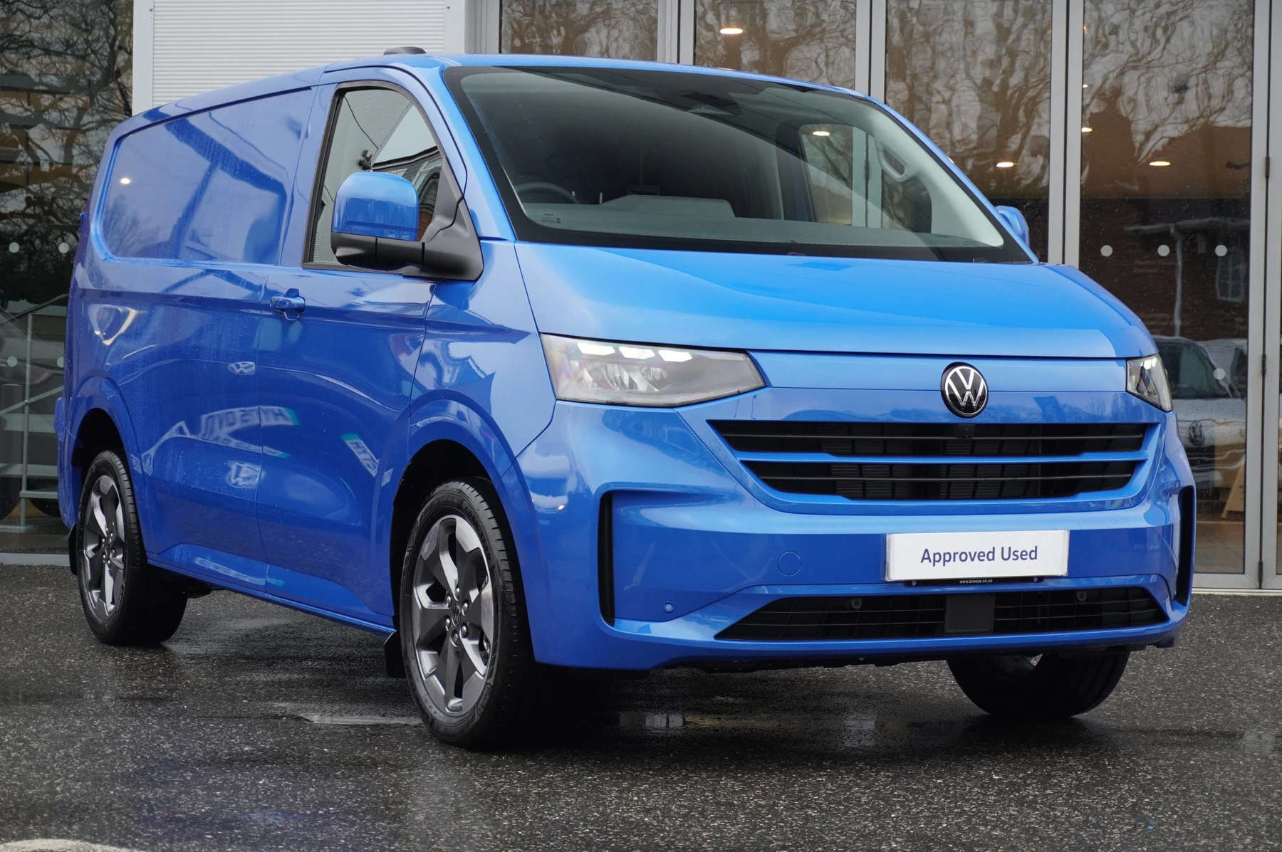 Volkswagen-Transporter-image-0