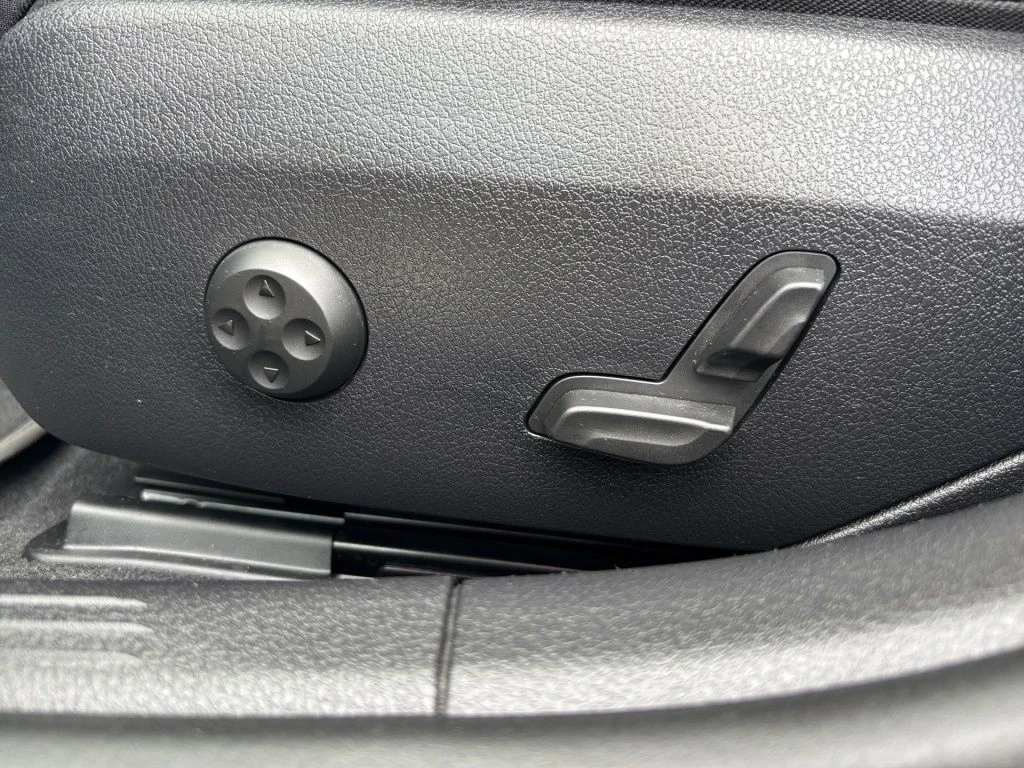 Mercedes-Benz-C-Klasse 200-image-8