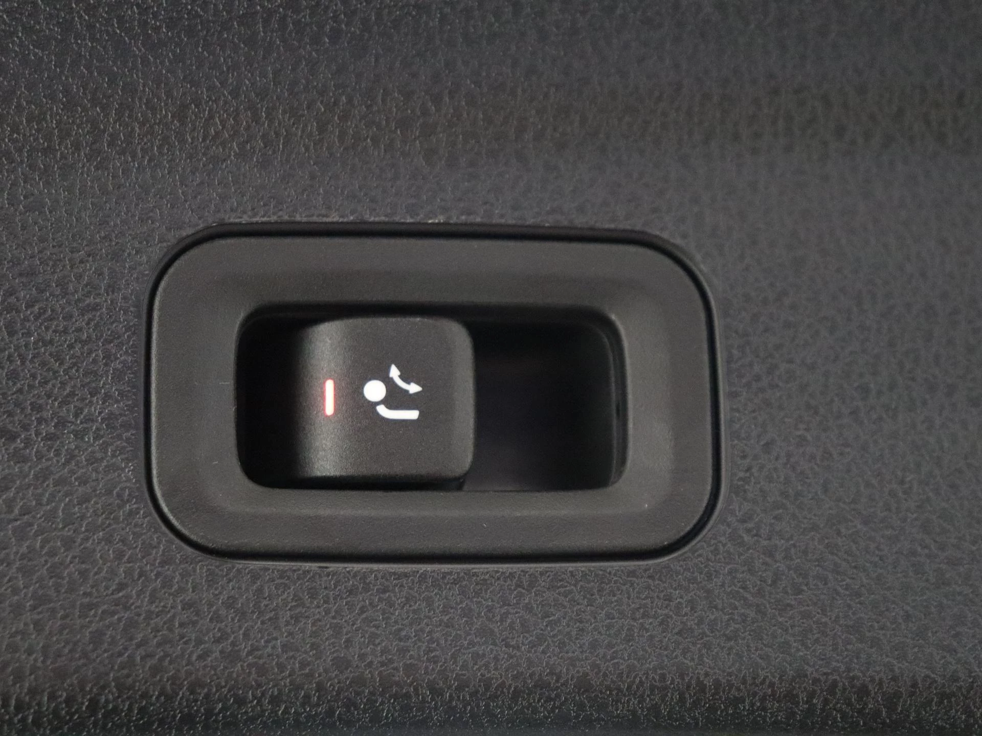 Mercedes-Benz-GLE-image-45