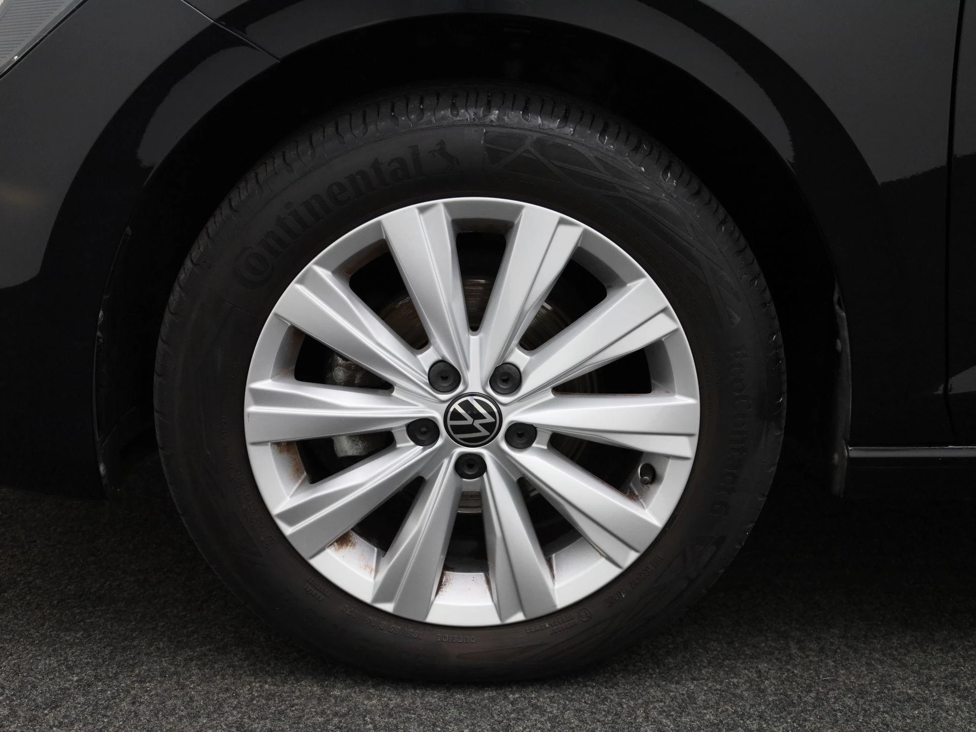 Volkswagen-Polo-image-13