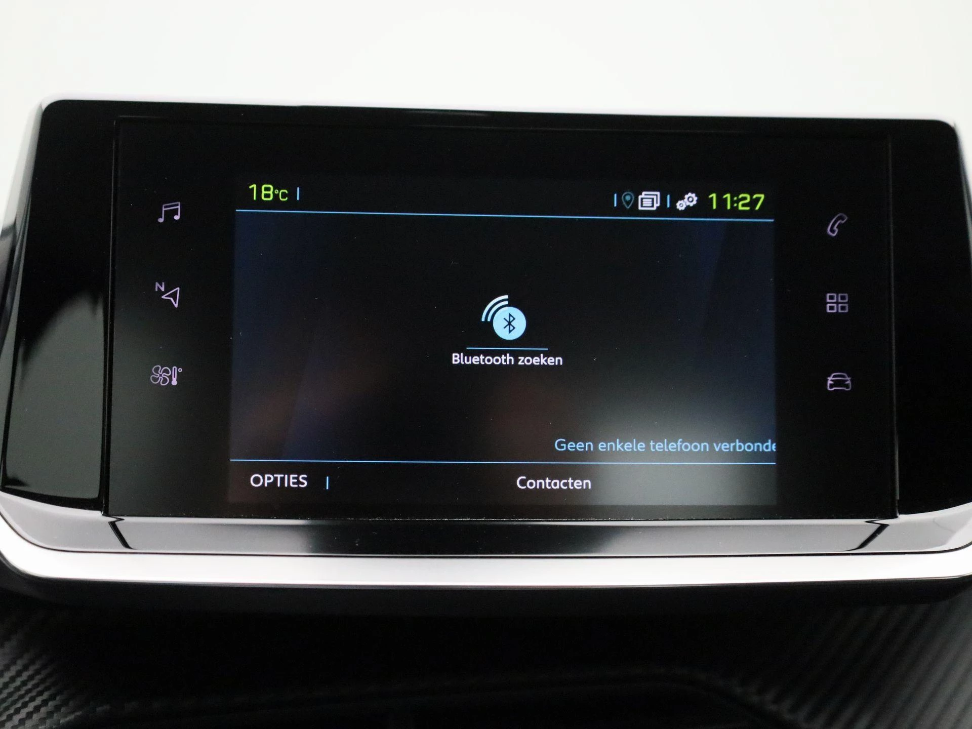 Peugeot-e-208-image-17