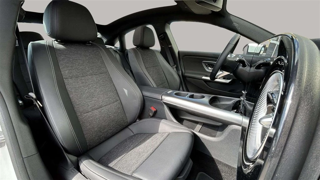 Mercedes-Benz-CLA-image-18