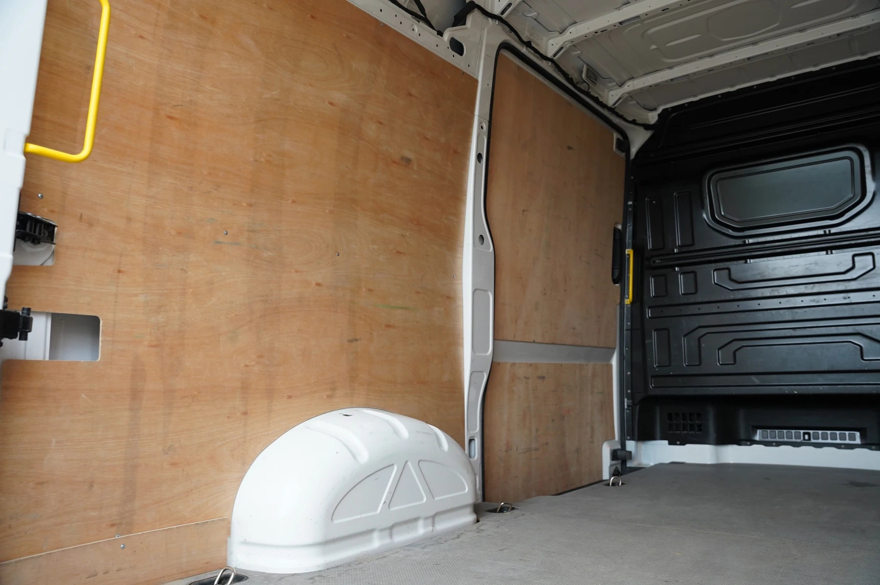 Volkswagen-Crafter-image-34