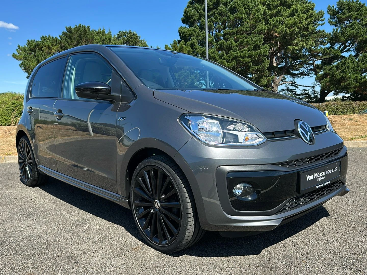 Volkswagen-up!-image-17