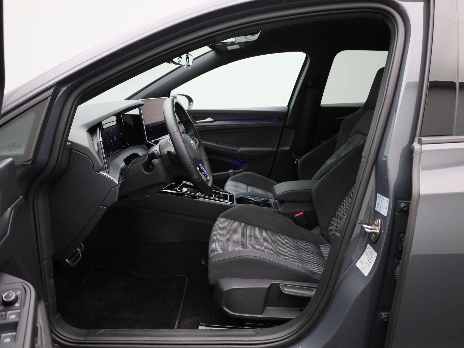 Volkswagen-Golf-image-8