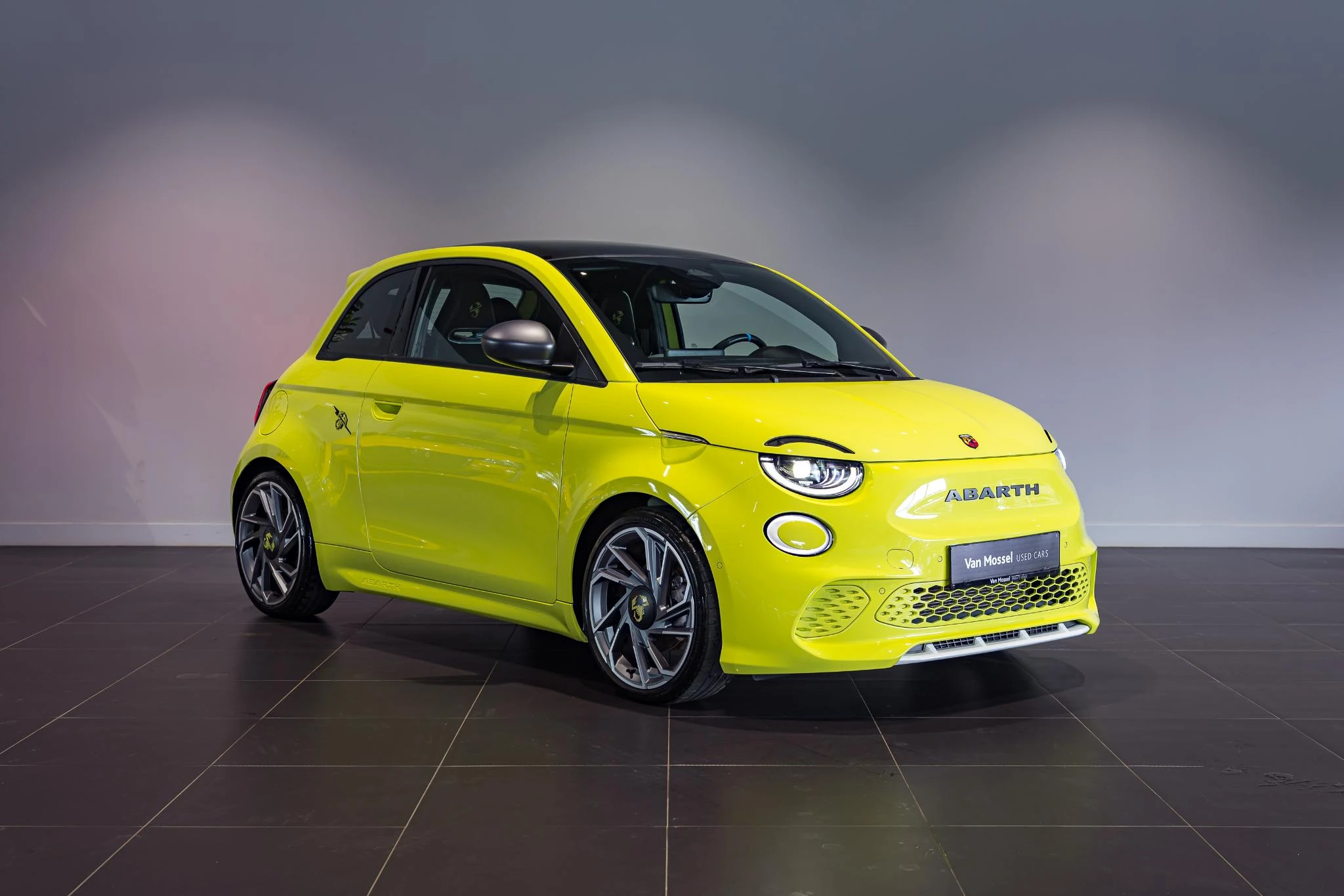 Abarth 500e 42-kWh 114kw Scorpionissima