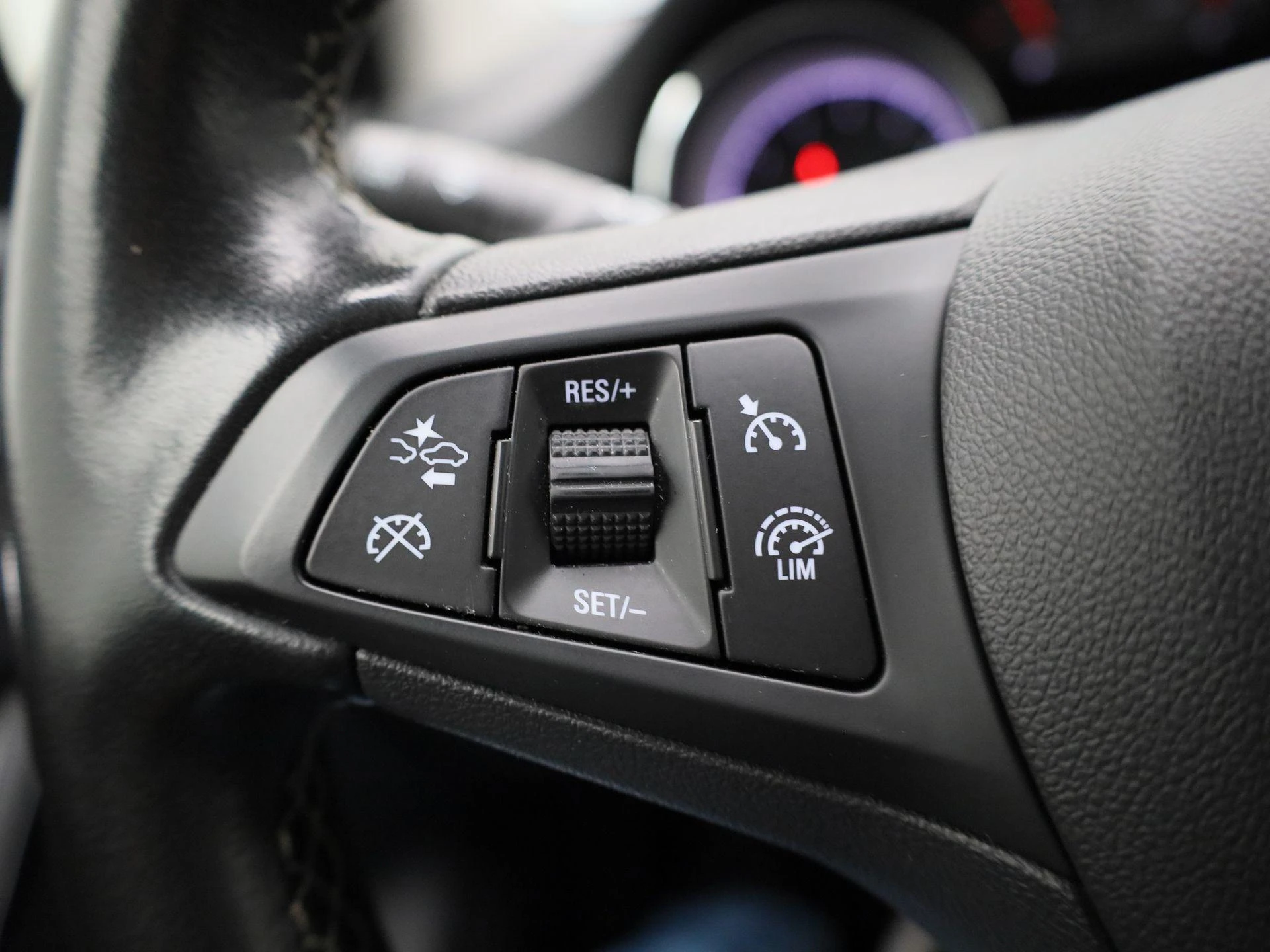 Opel-Astra-image-18