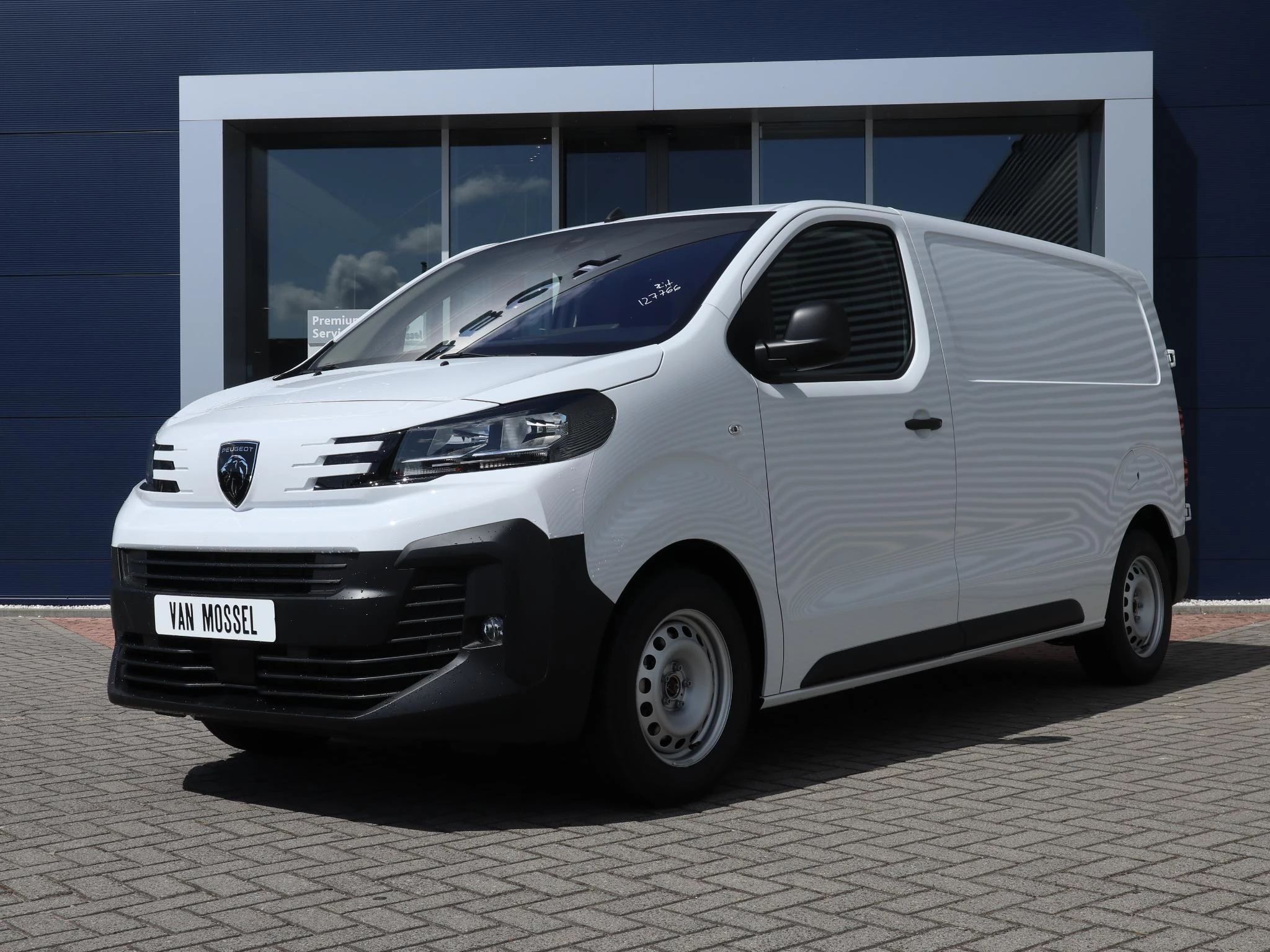 Peugeot-e-Expert-image-2