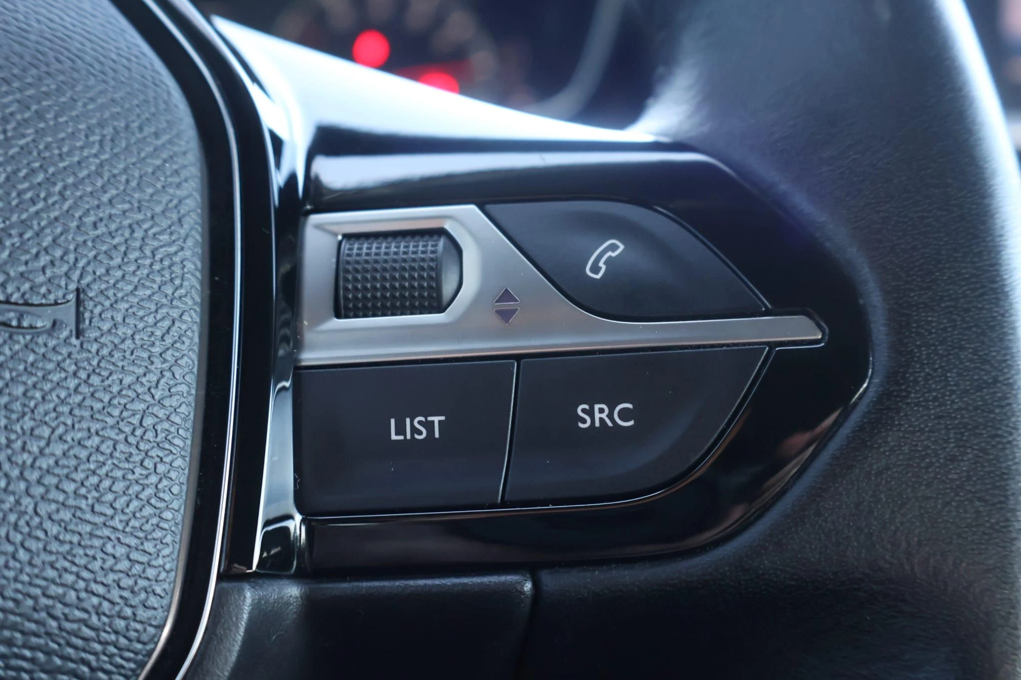 Peugeot-208-image-14