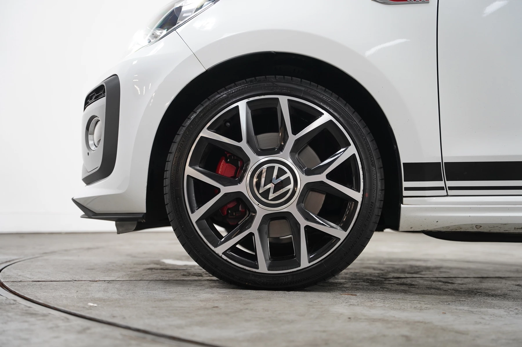 Volkswagen-up!-image-4