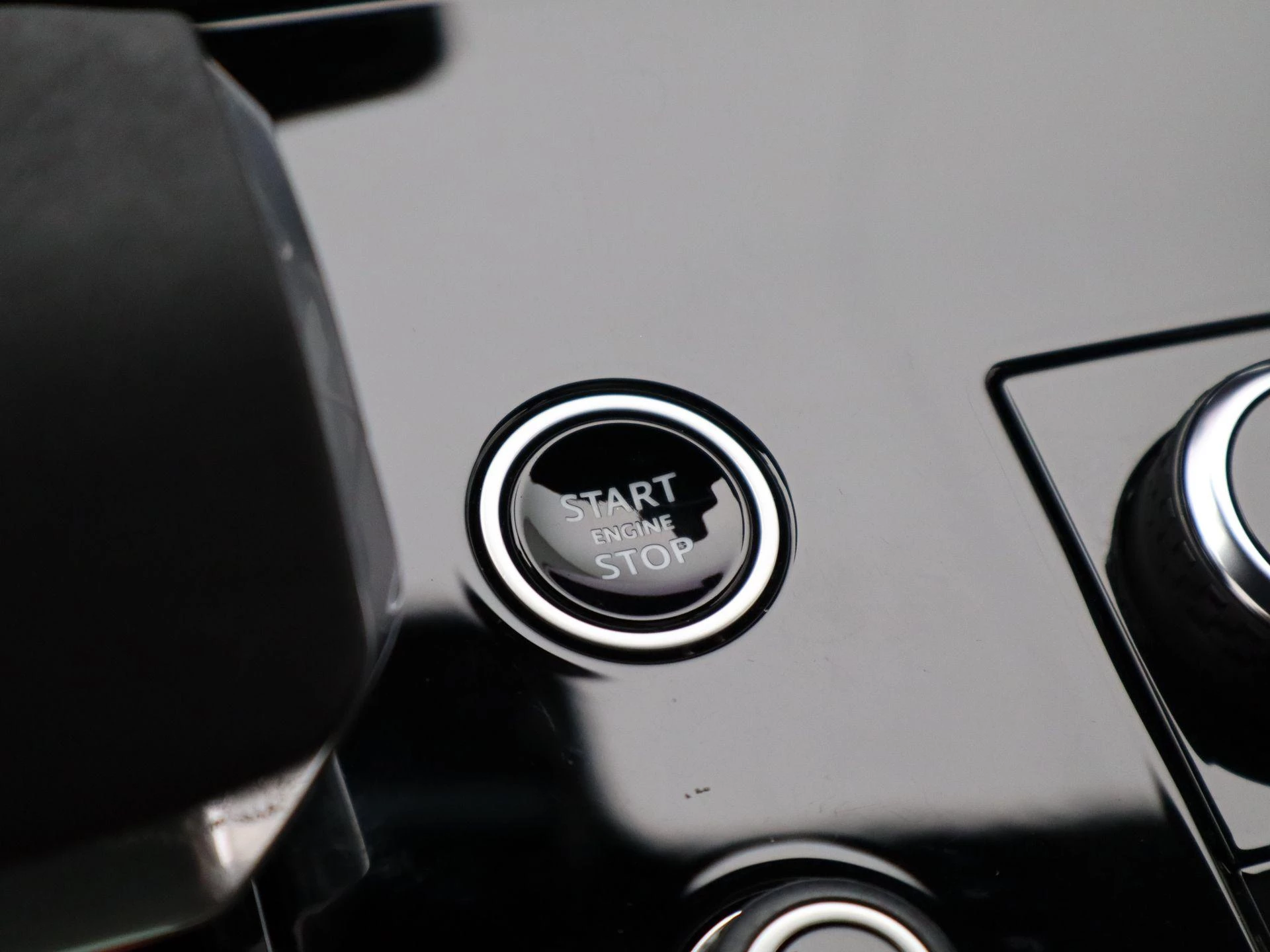 Land Rover-Range Rover Sport-image-18
