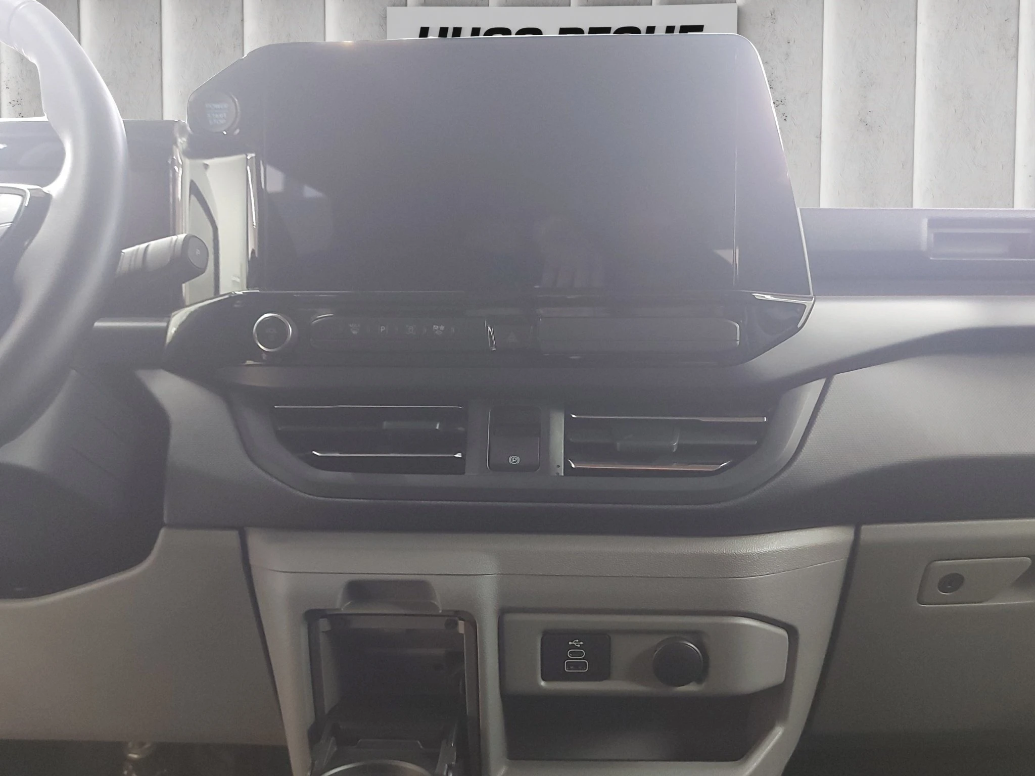 Ford-Tourneo Custom-image-14